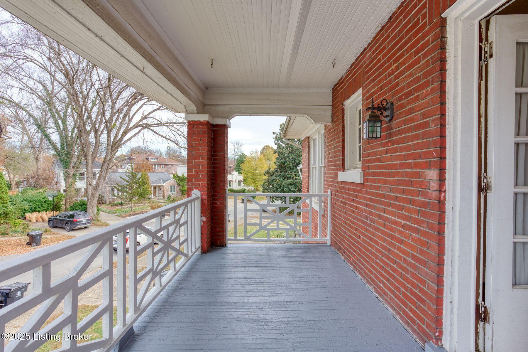 2102 Saratoga Dr