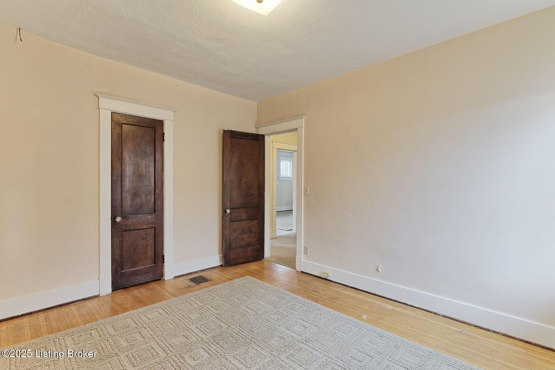 2102 Saratoga Dr