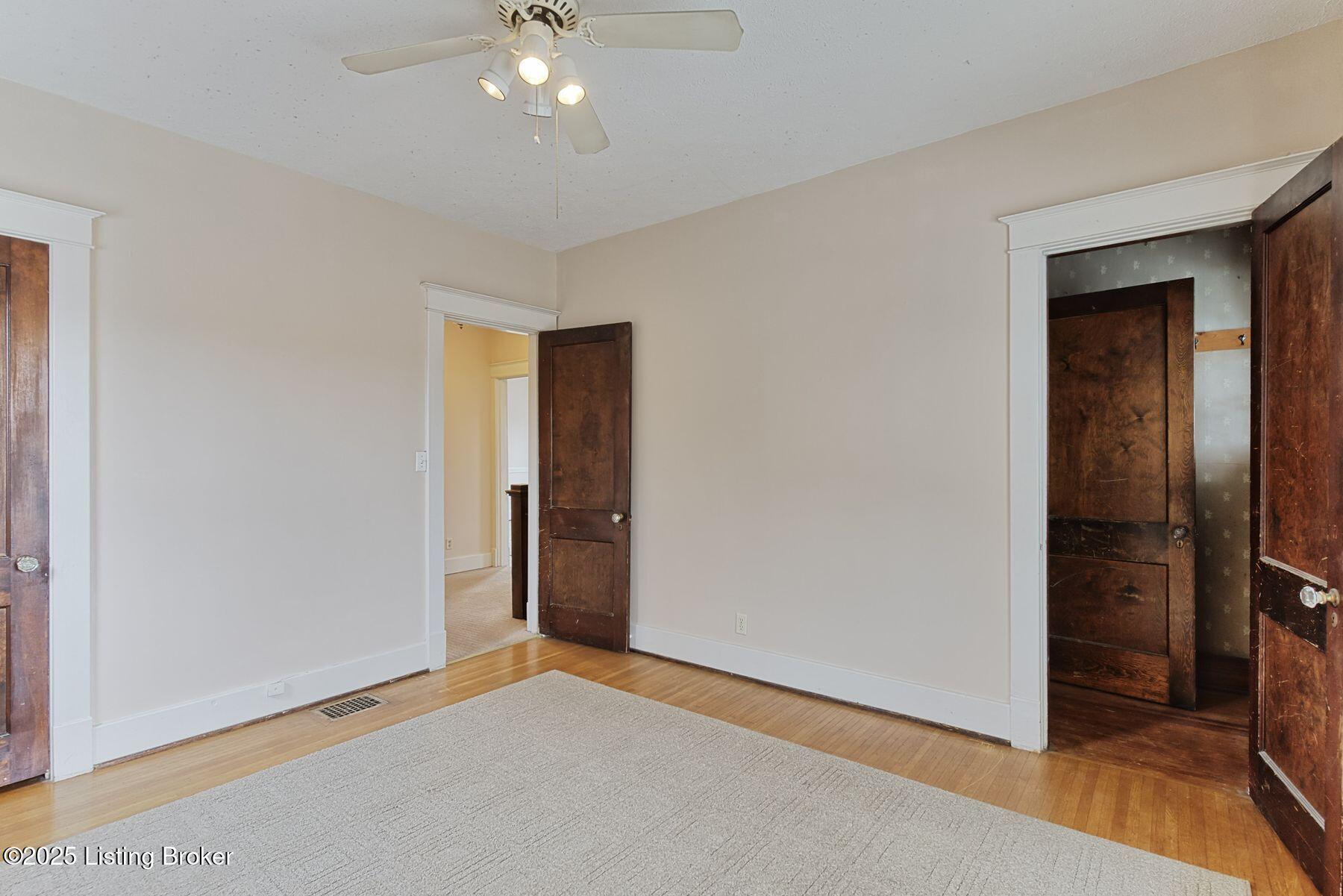2102 Saratoga Dr