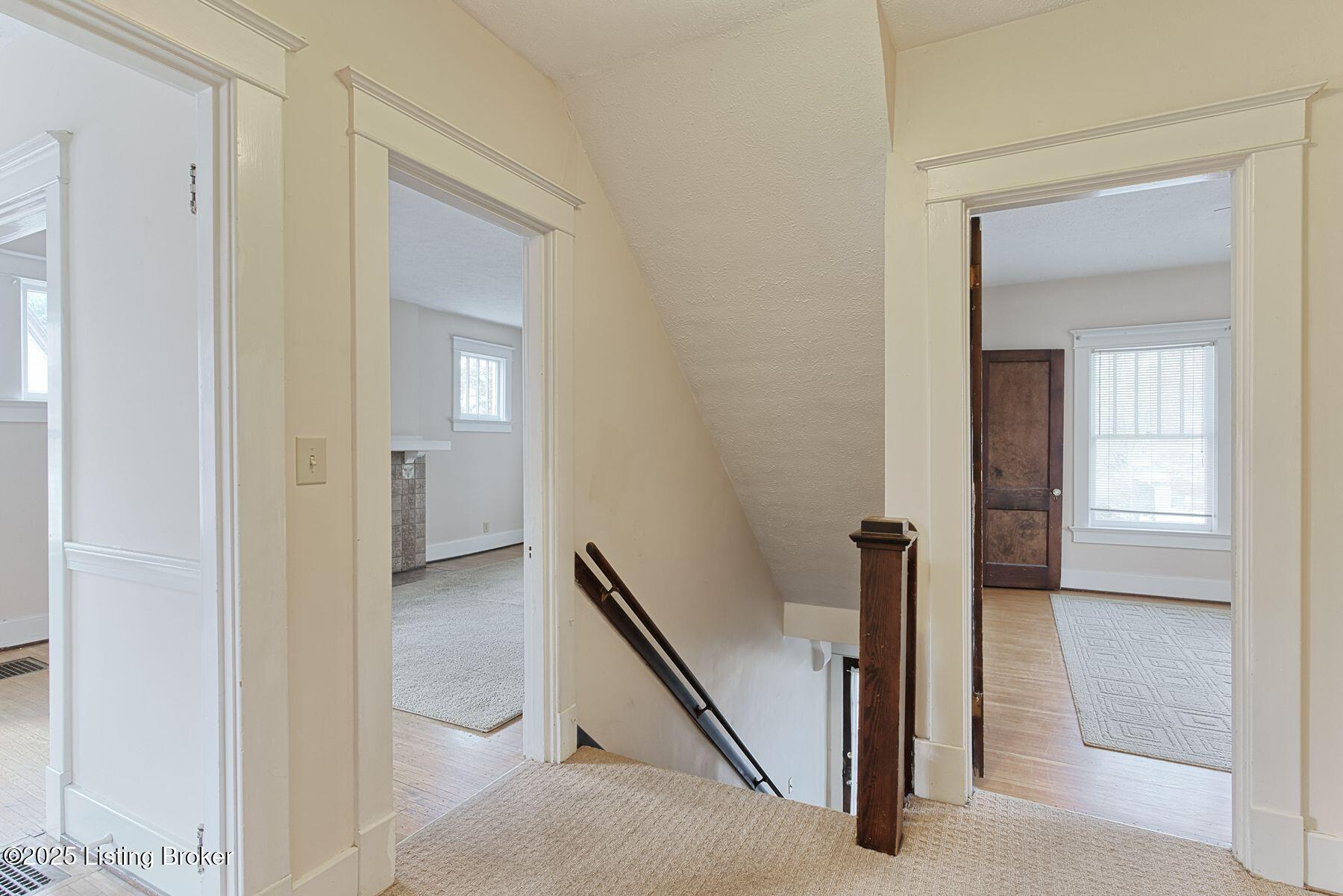 2102 Saratoga Dr