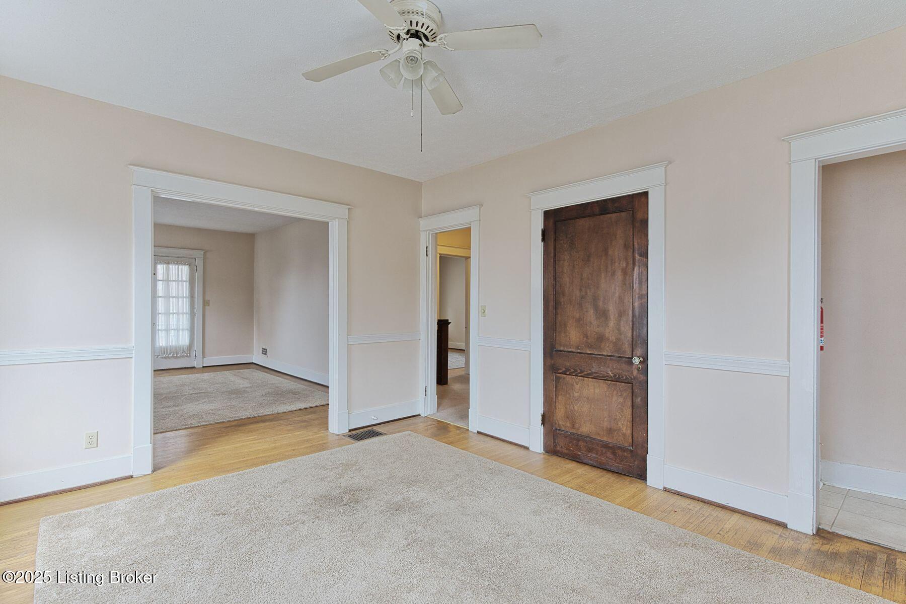 2102 Saratoga Dr