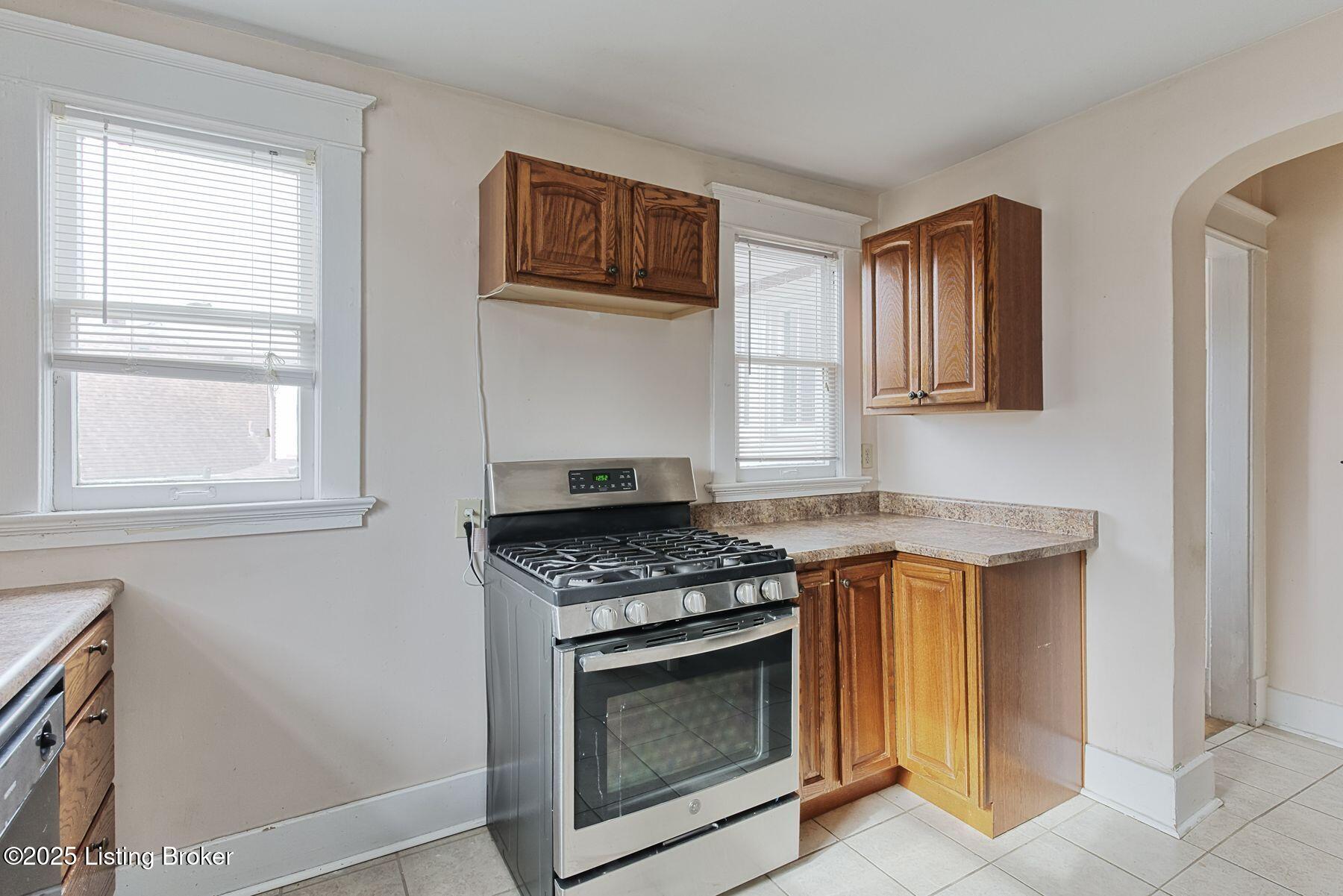 2102 Saratoga Dr