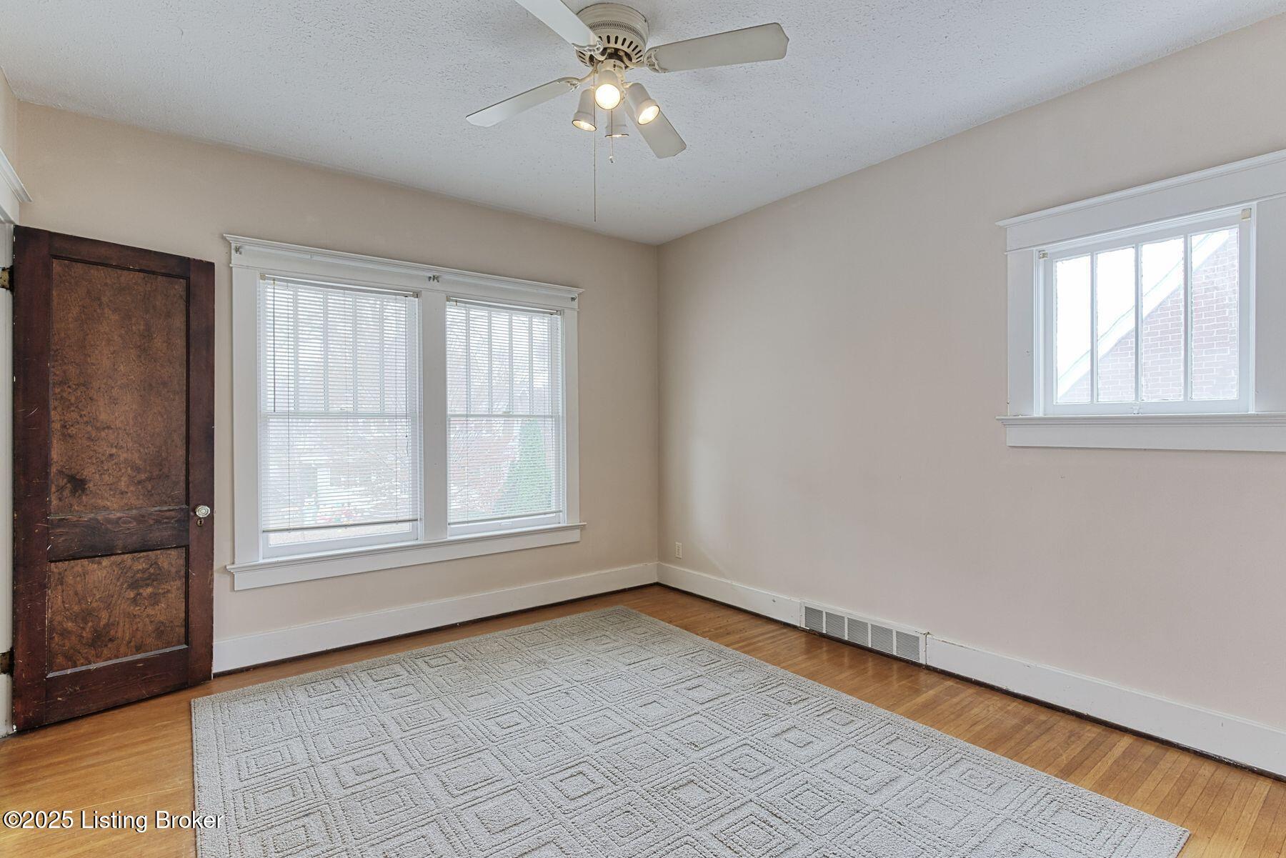2102 Saratoga Dr