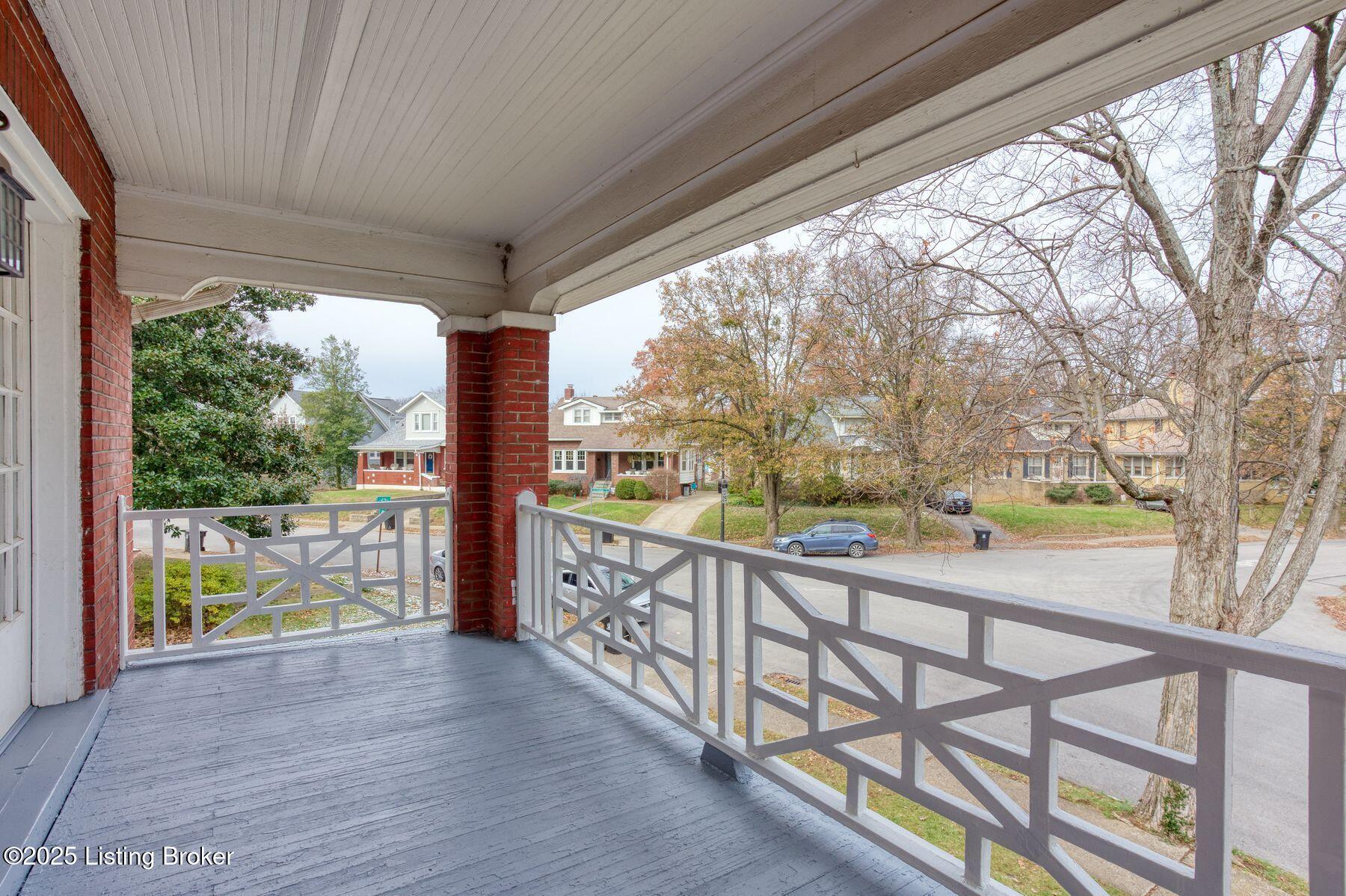 2102 Saratoga Dr