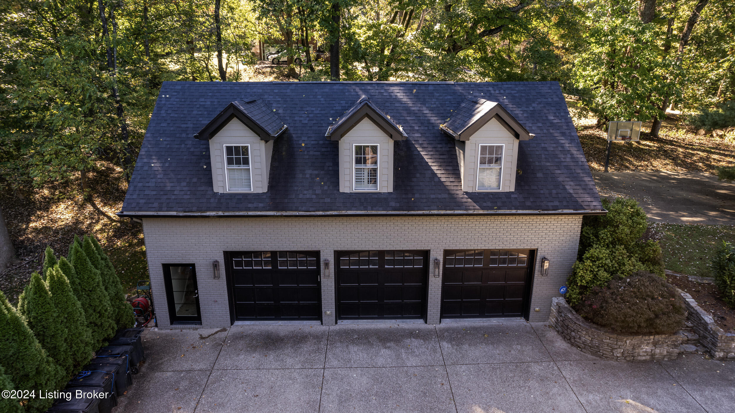 5800 River Knolls Dr