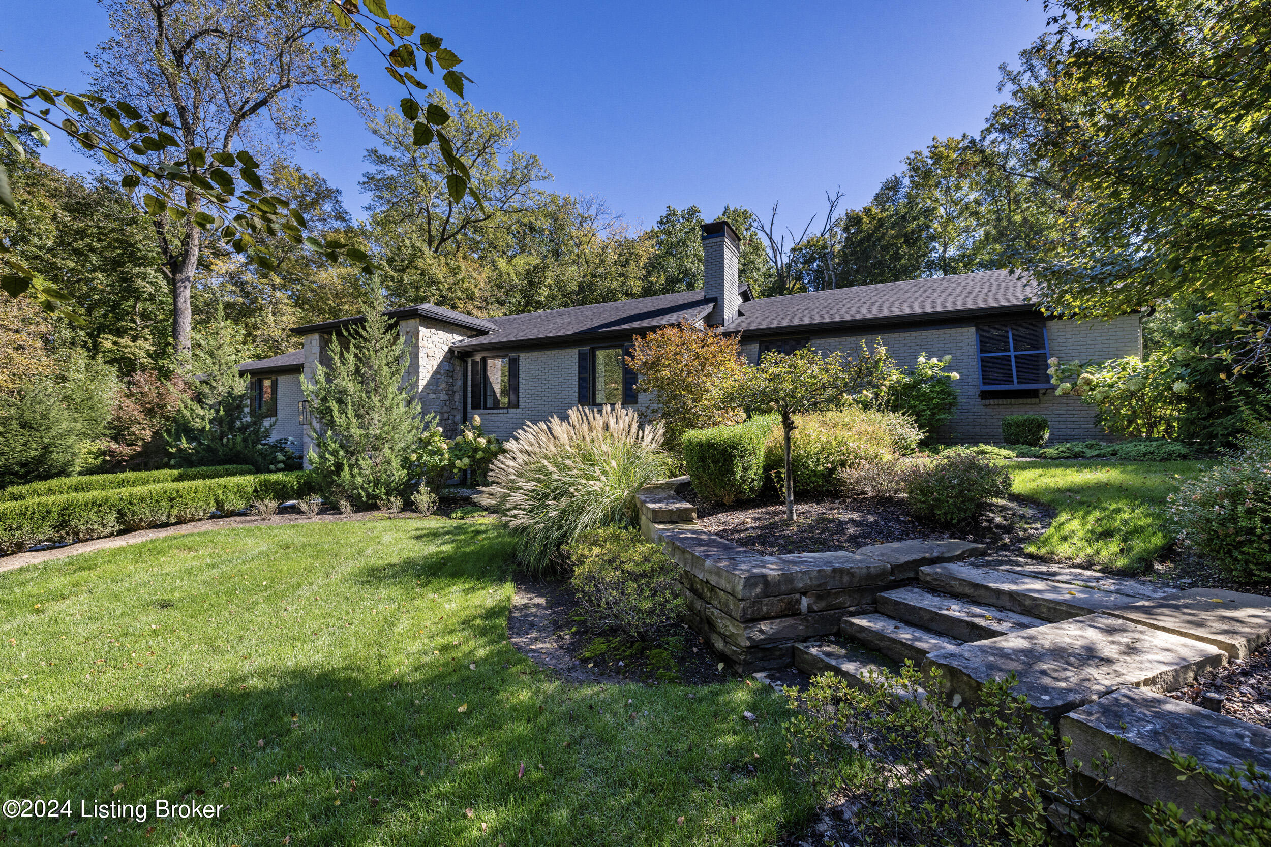 5800 River Knolls Dr