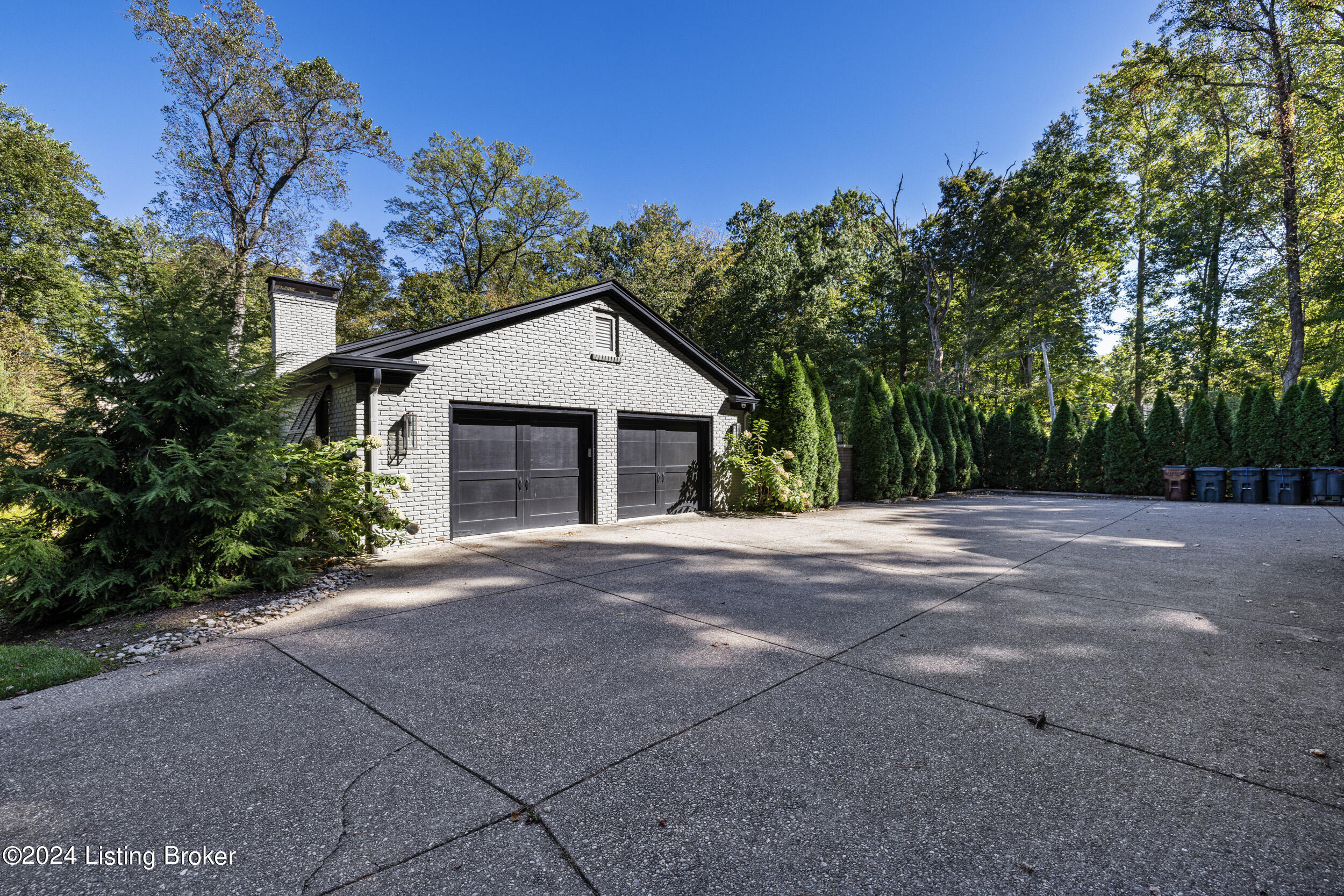 5800 River Knolls Dr