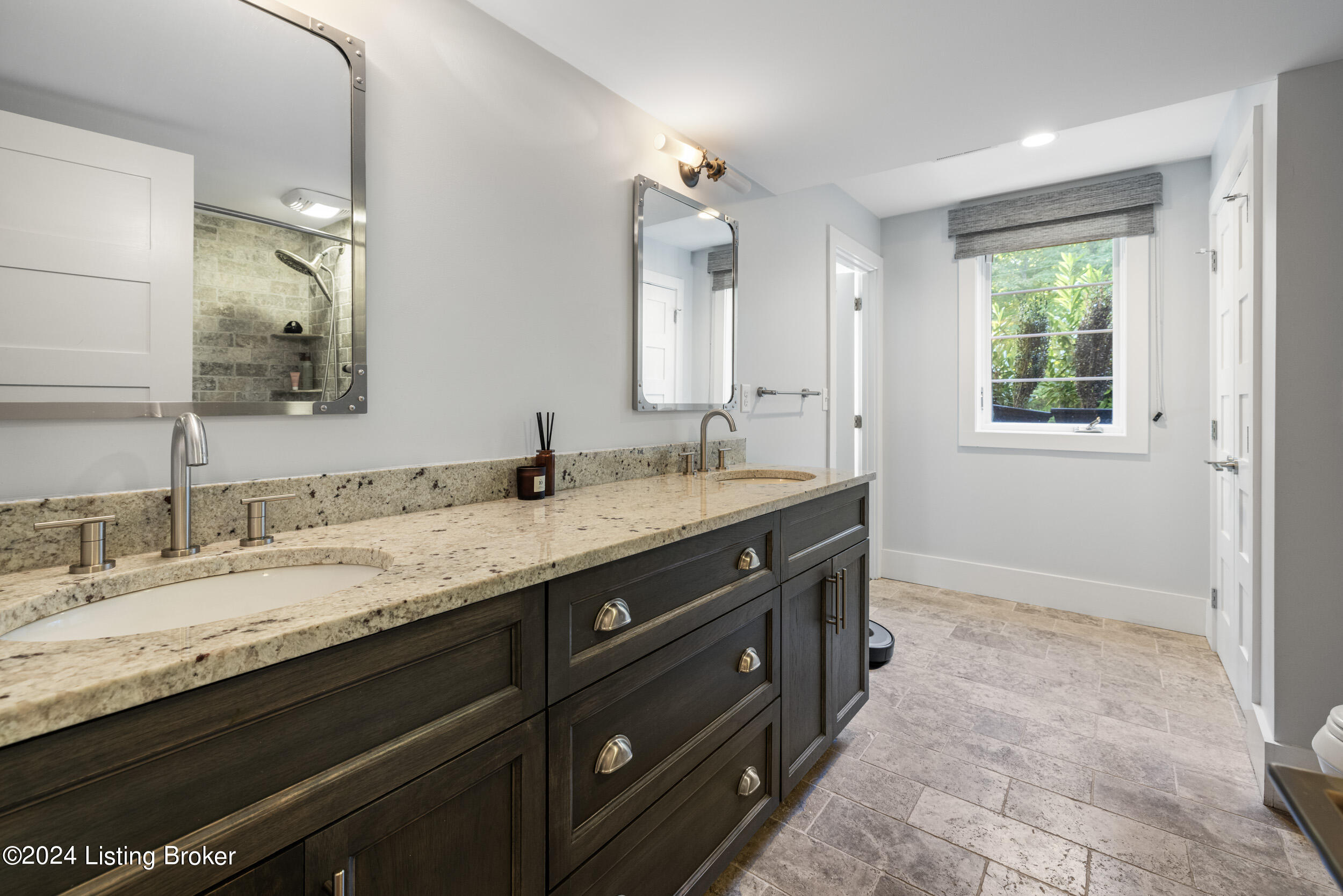 5800 River Knolls Dr