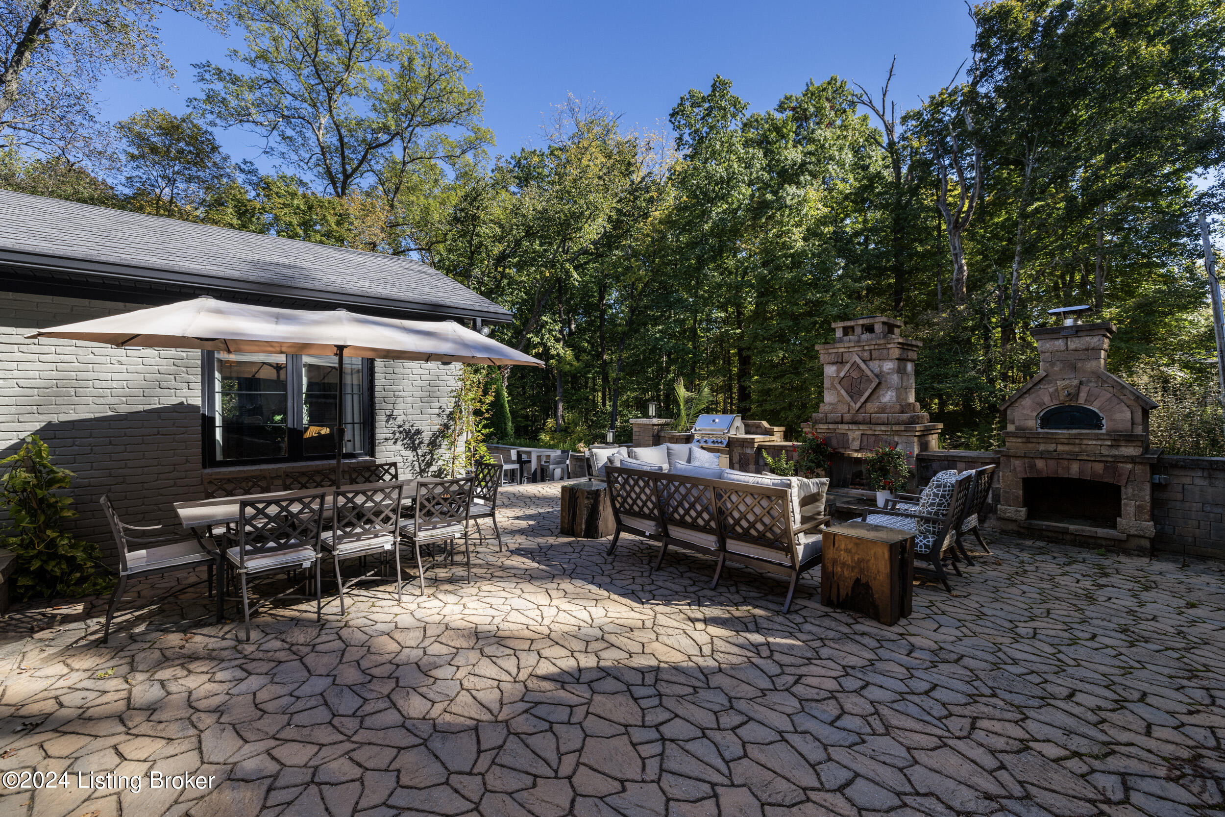 5800 River Knolls Dr
