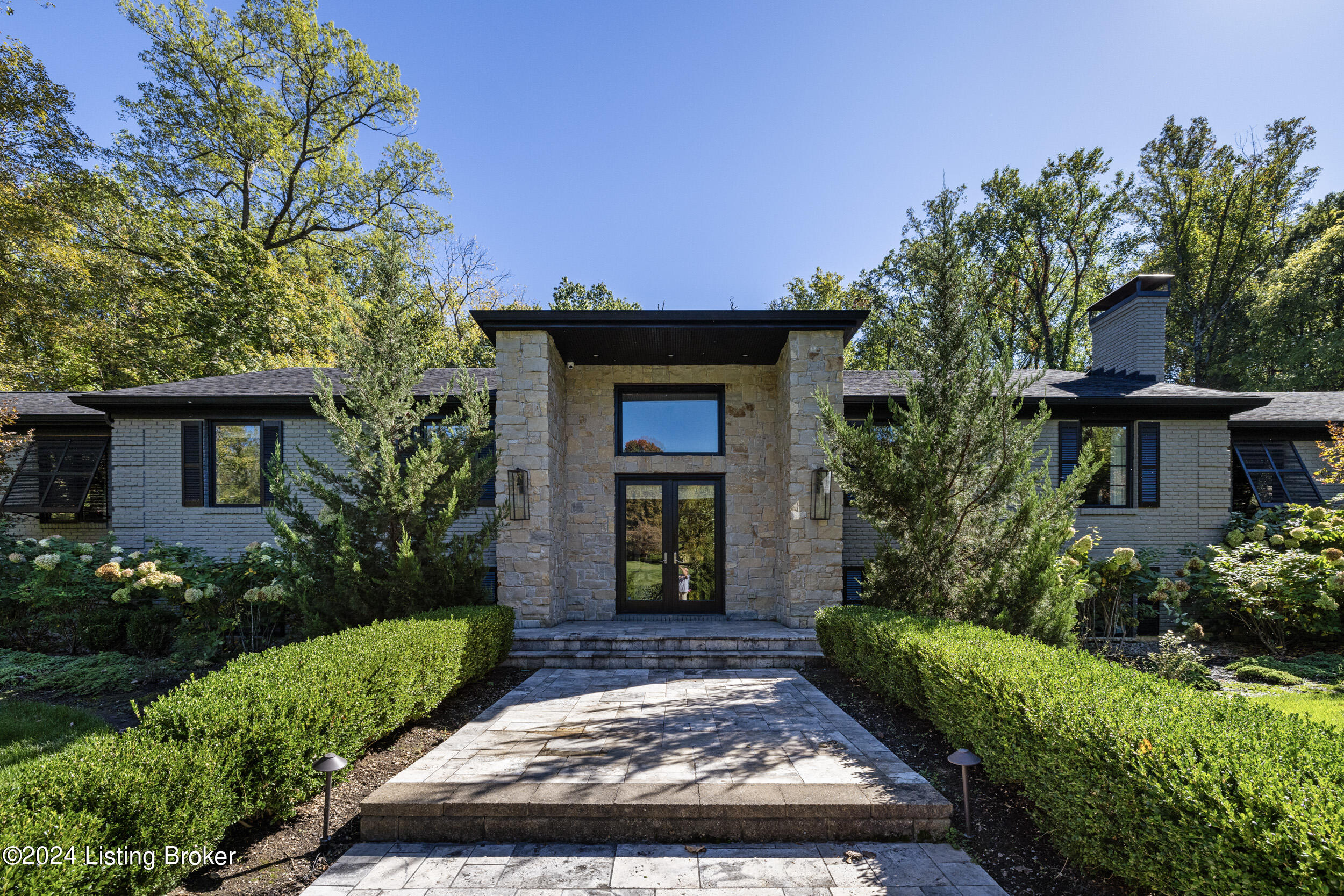 5800 River Knolls Dr