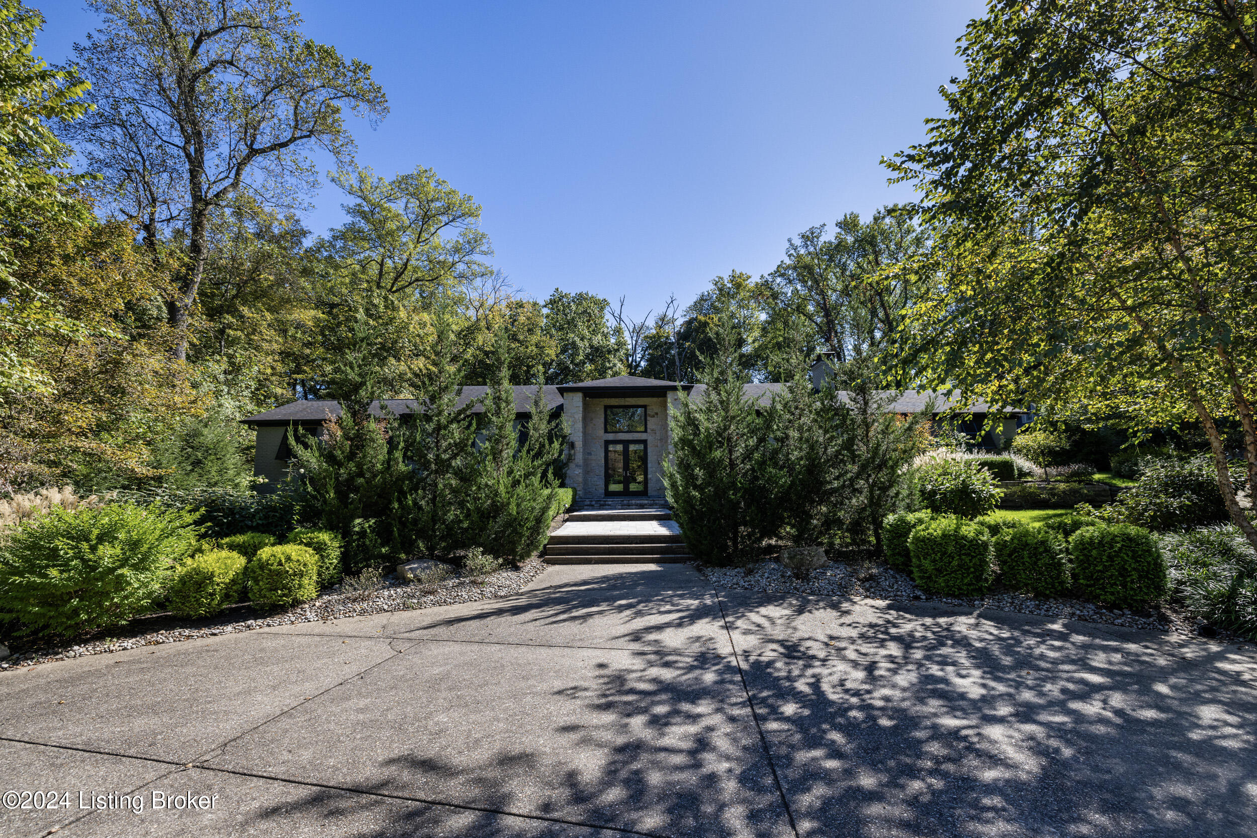 5800 River Knolls Dr