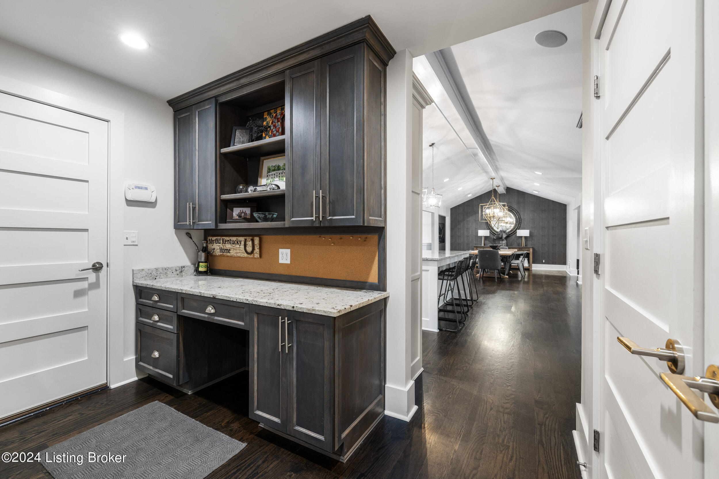5800 River Knolls Dr
