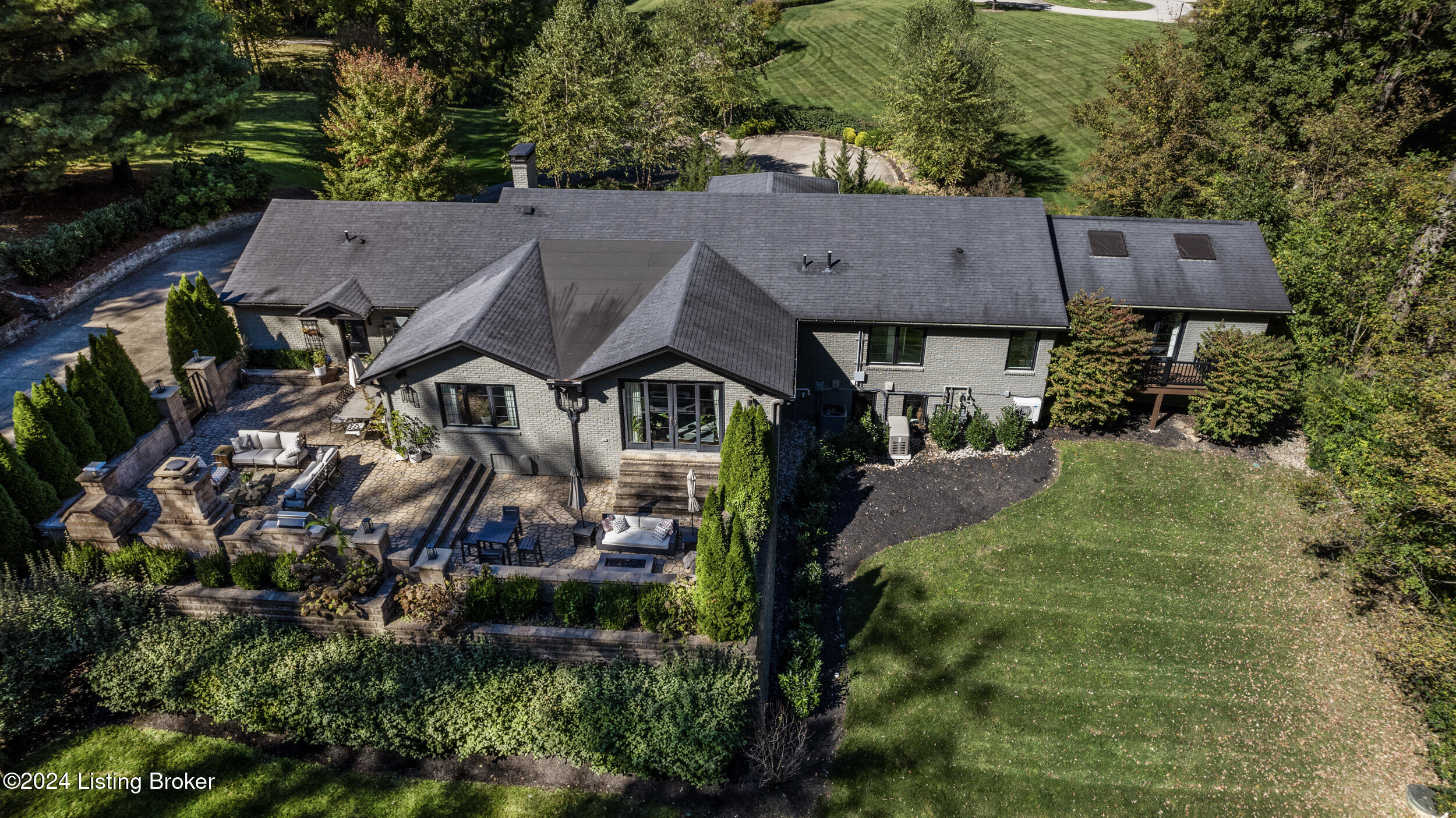 5800 River Knolls Dr