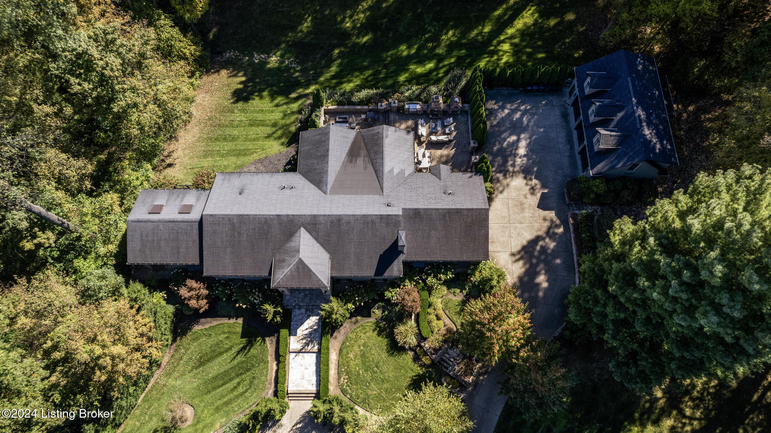 5800 River Knolls Dr