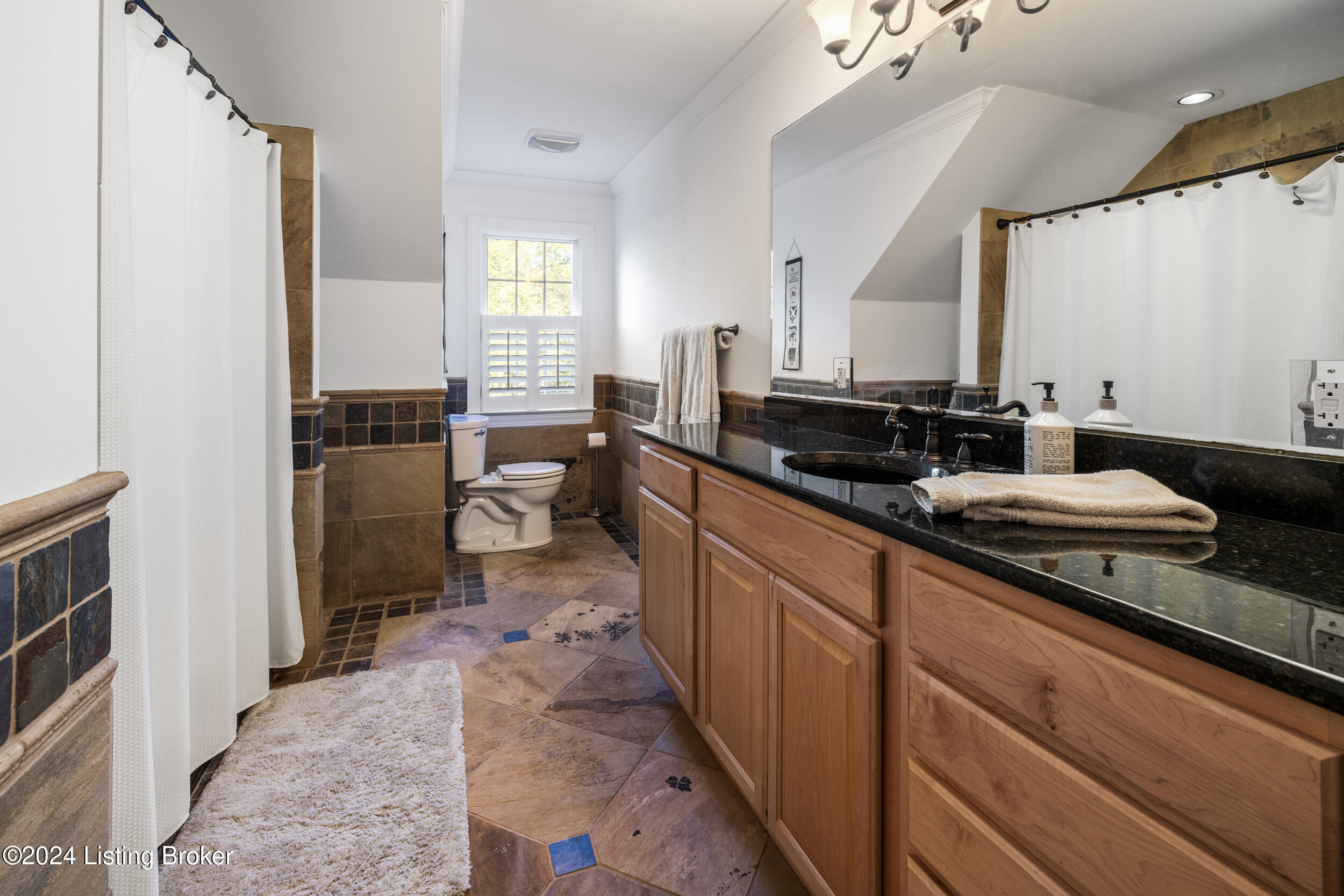 5800 River Knolls Dr