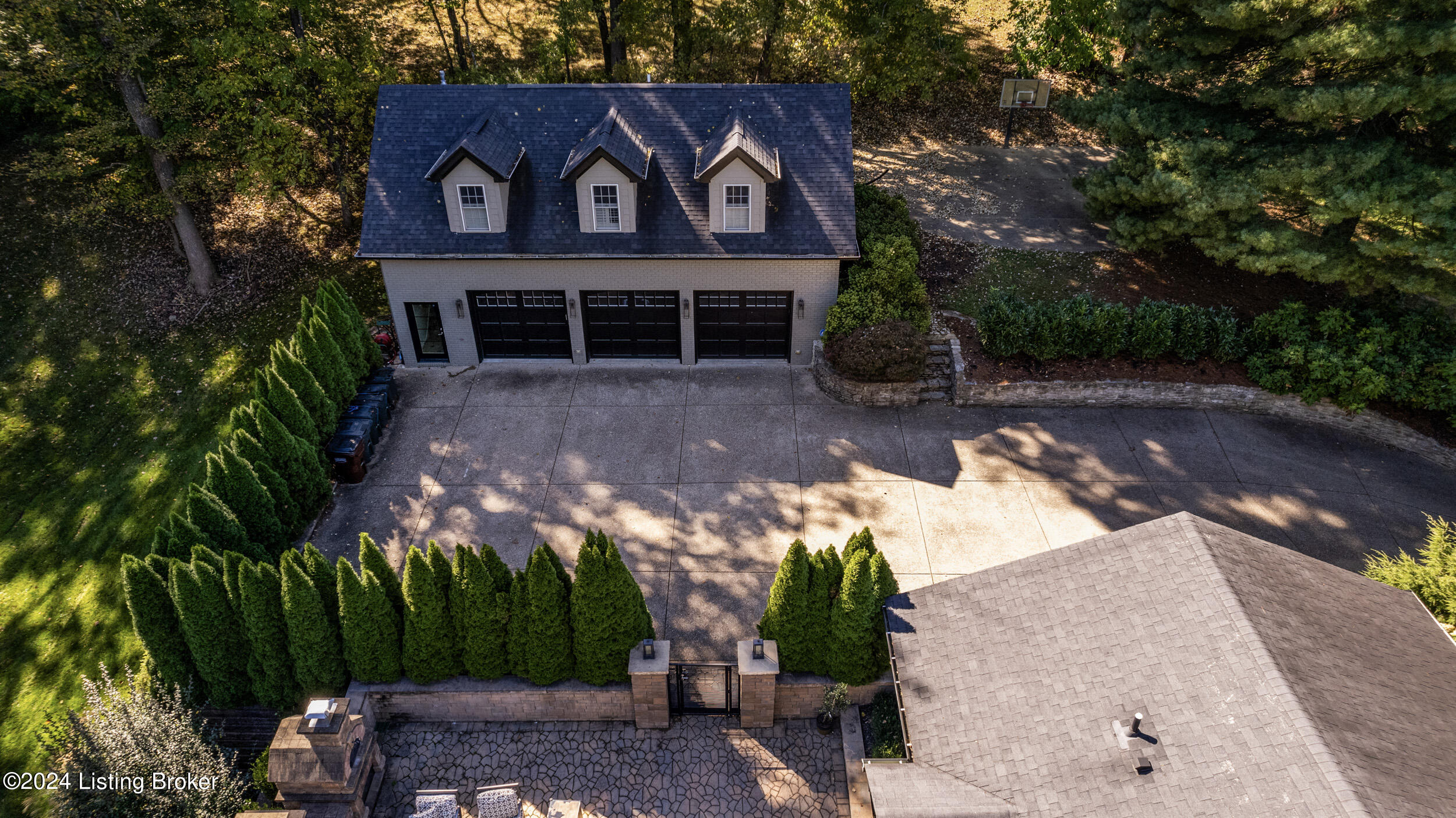 5800 River Knolls Dr
