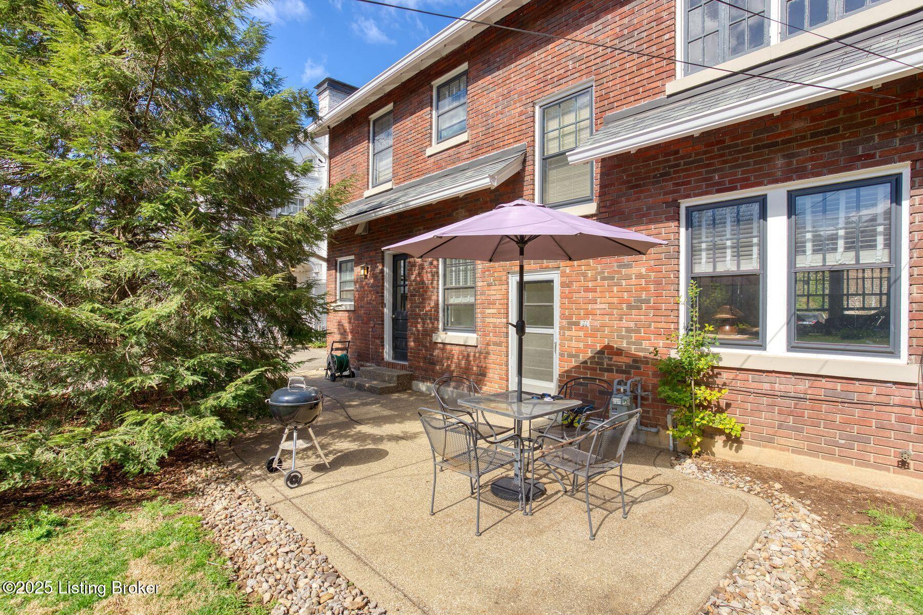 2228 Village Dr