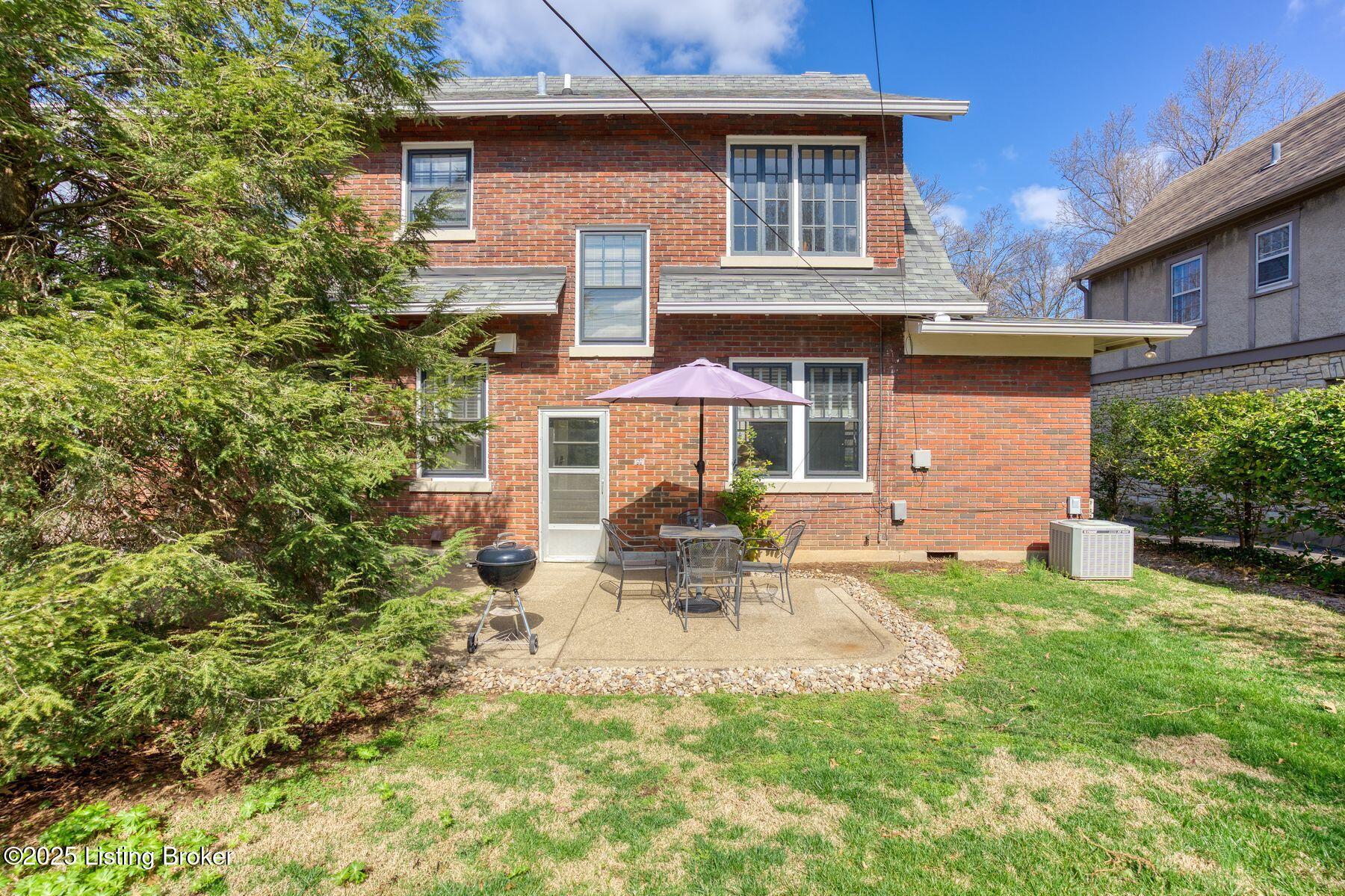 2228 Village Dr