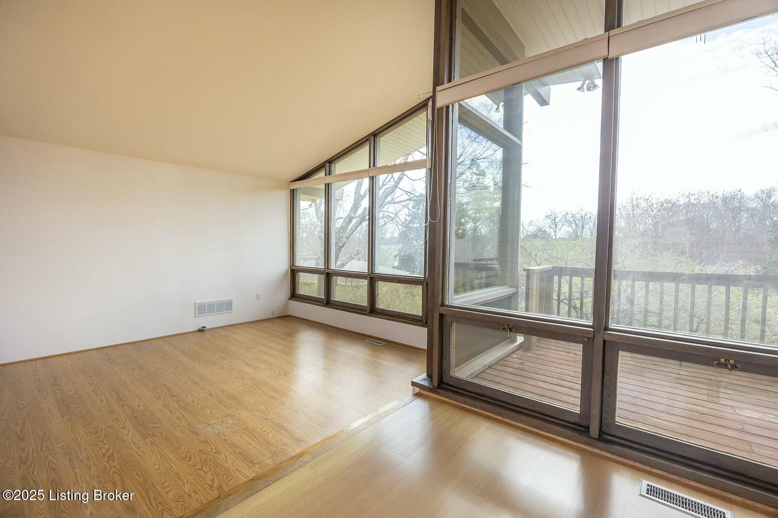 1206 Park Hills Ct