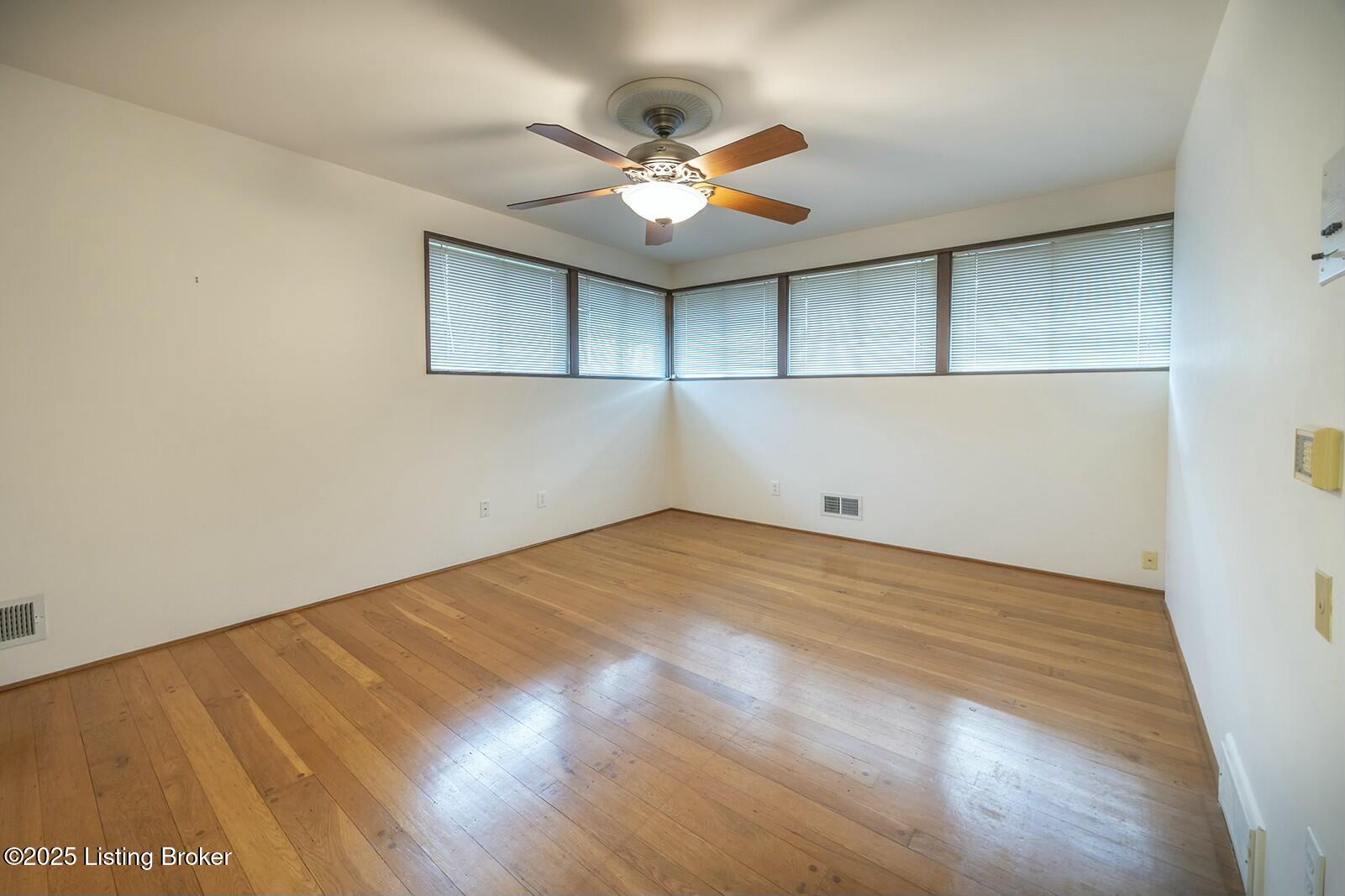 1206 Park Hills Ct