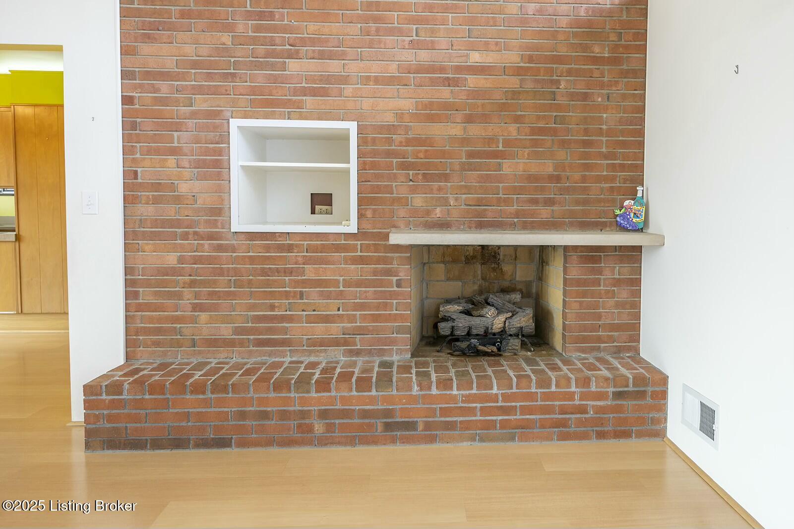 1206 Park Hills Ct