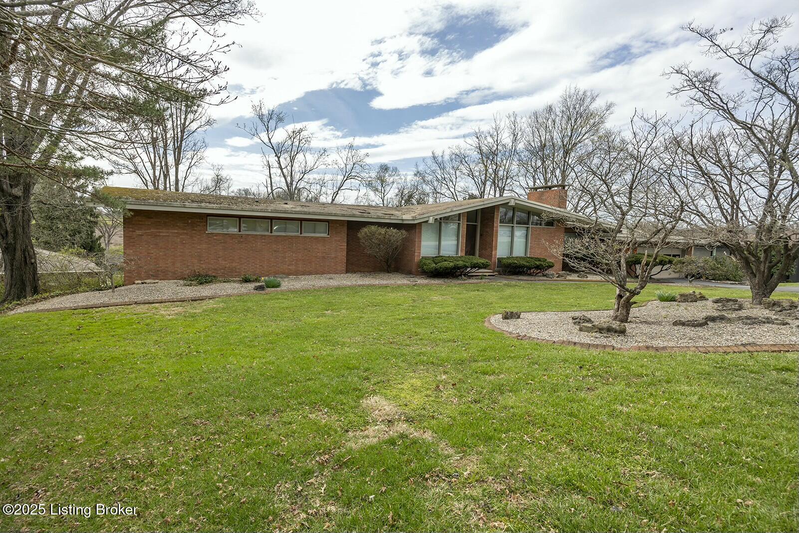 1206 Park Hills Ct
