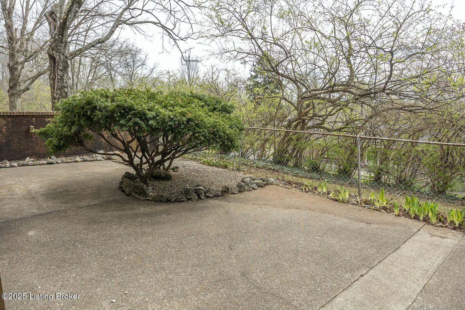 1206 Park Hills Ct