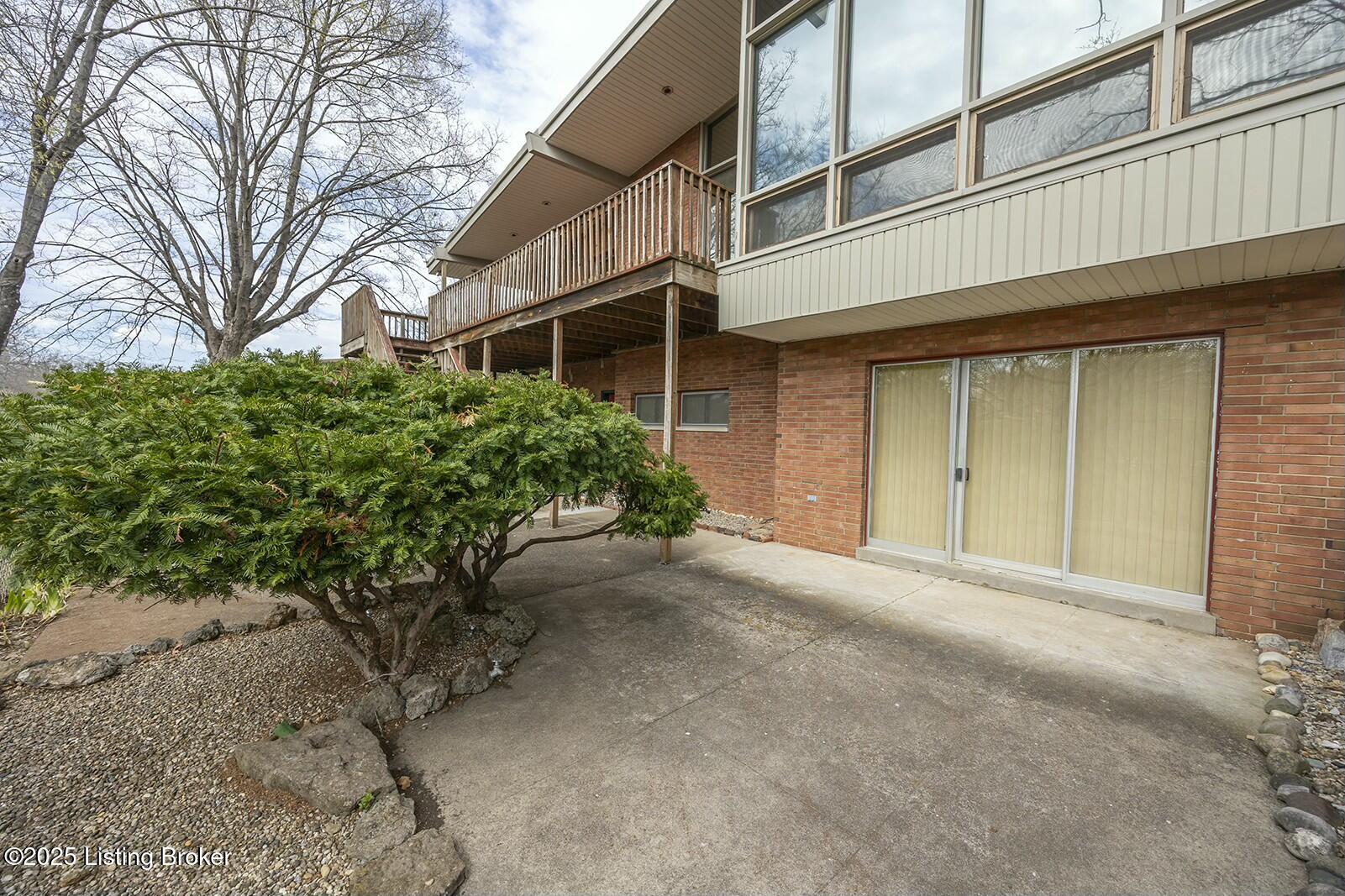 1206 Park Hills Ct