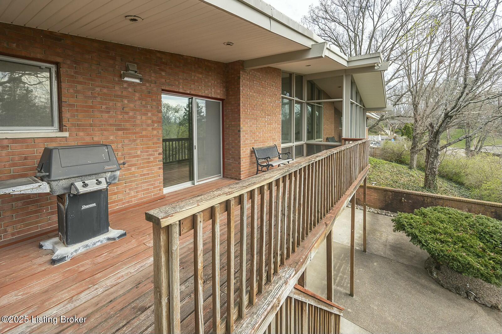 1206 Park Hills Ct