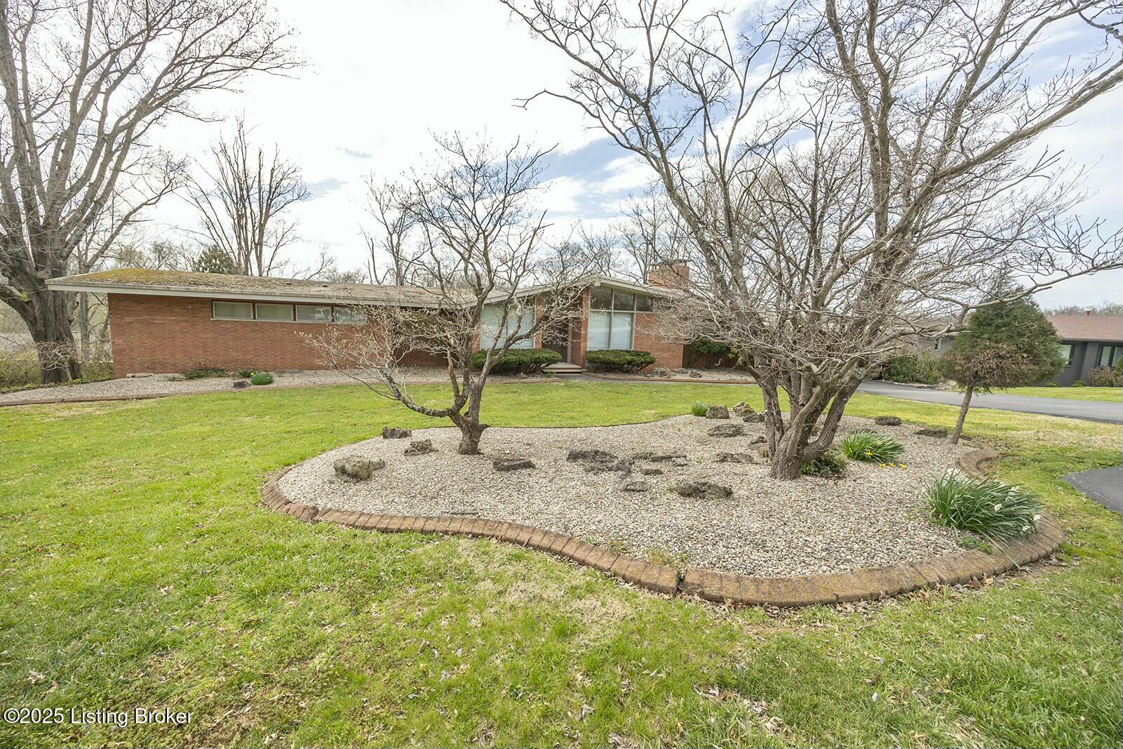 1206 Park Hills Ct