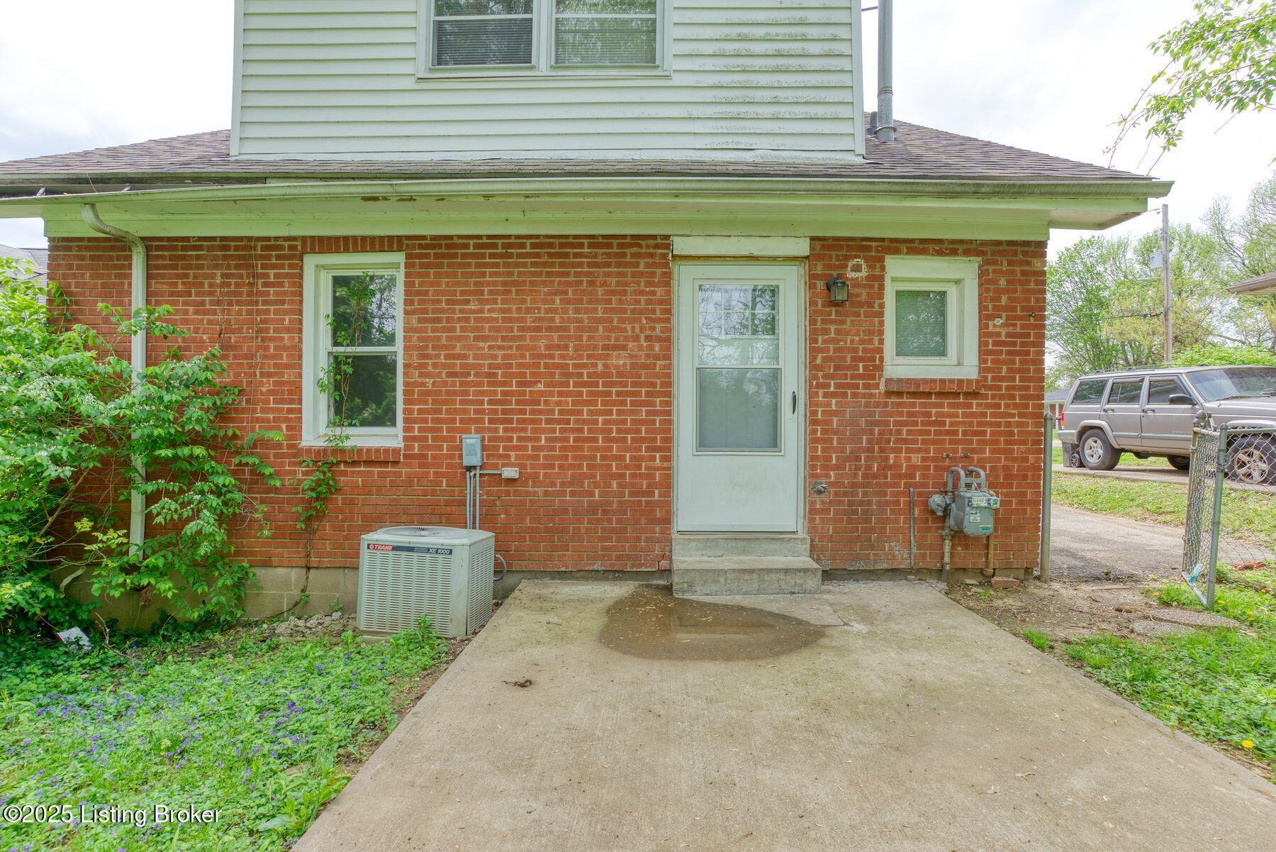 1621 Haskin Ave