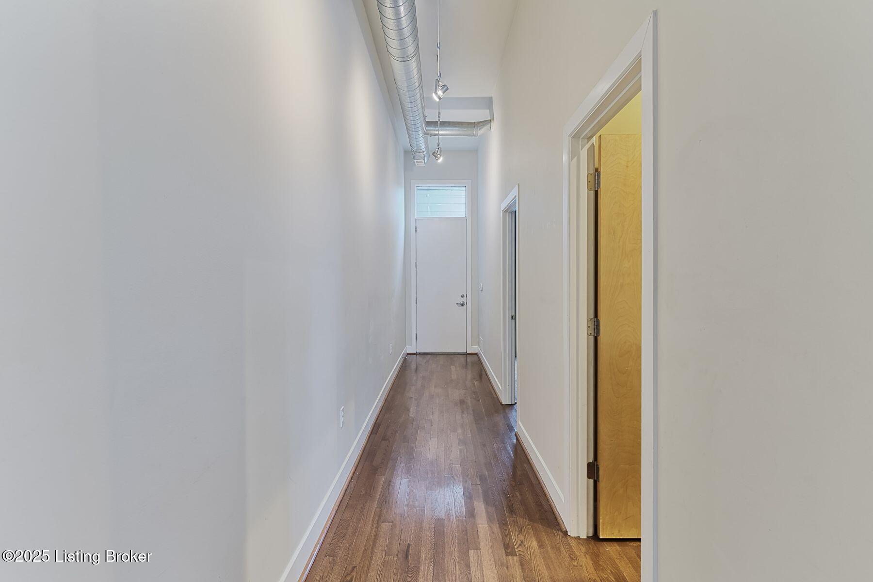 639 E Jefferson St 101