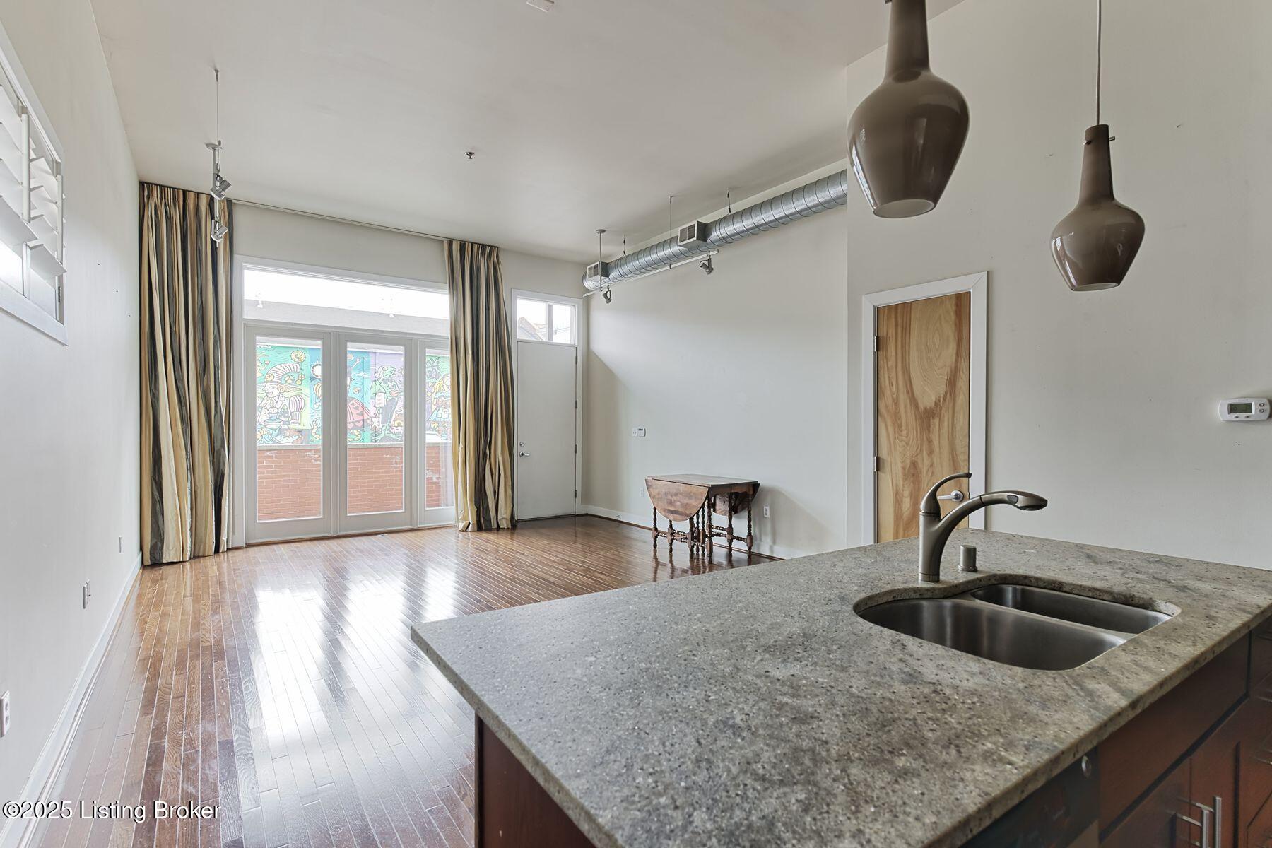 639 E Jefferson St 101