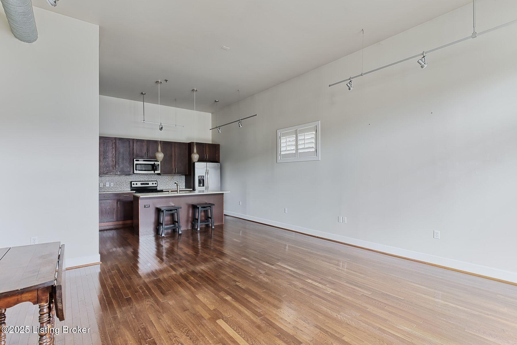 639 E Jefferson St 101