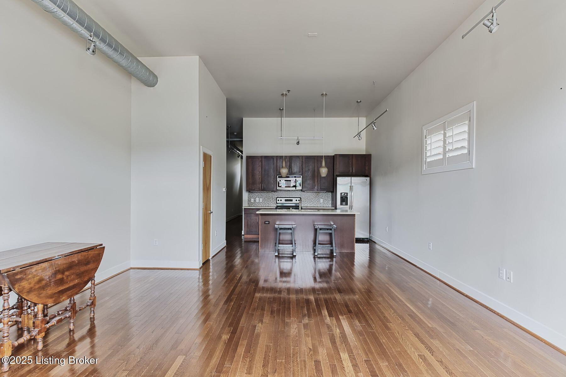639 E Jefferson St 101