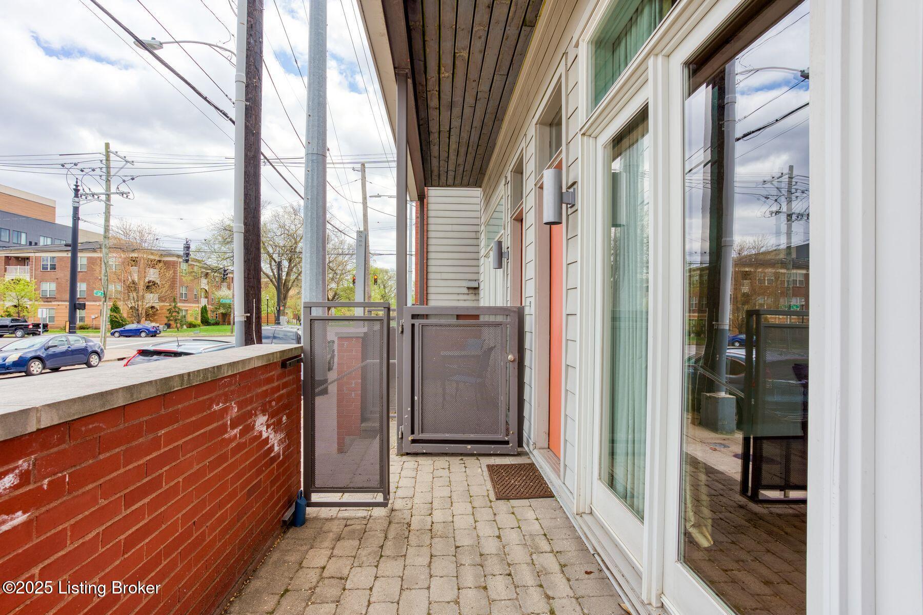 639 E Jefferson St 101