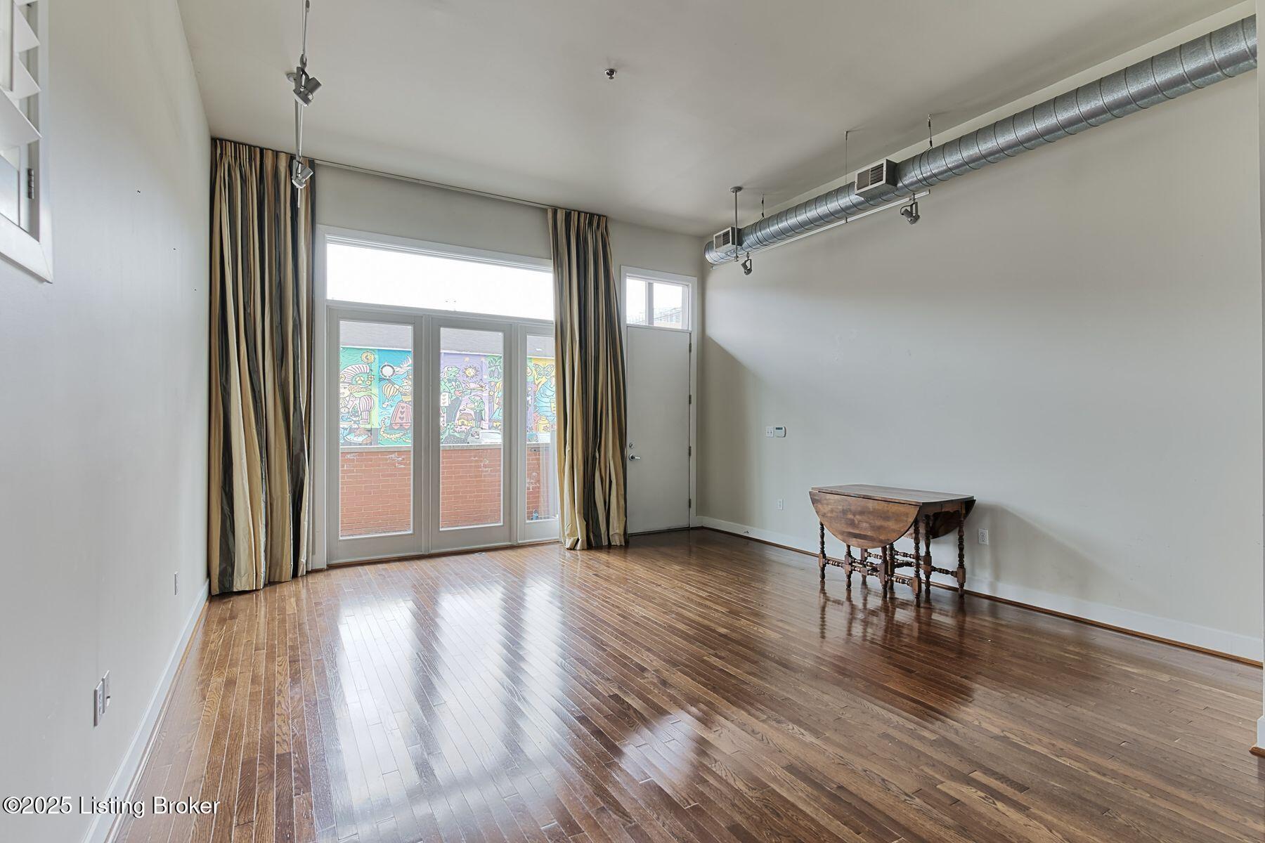 639 E Jefferson St 101