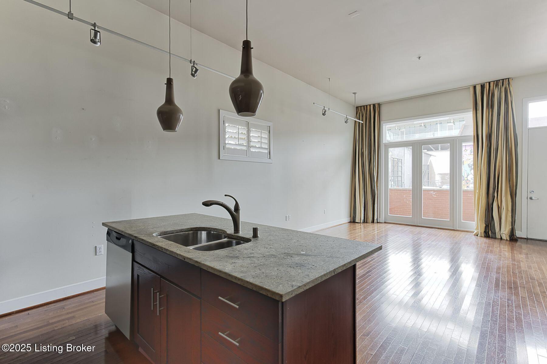 639 E Jefferson St 101