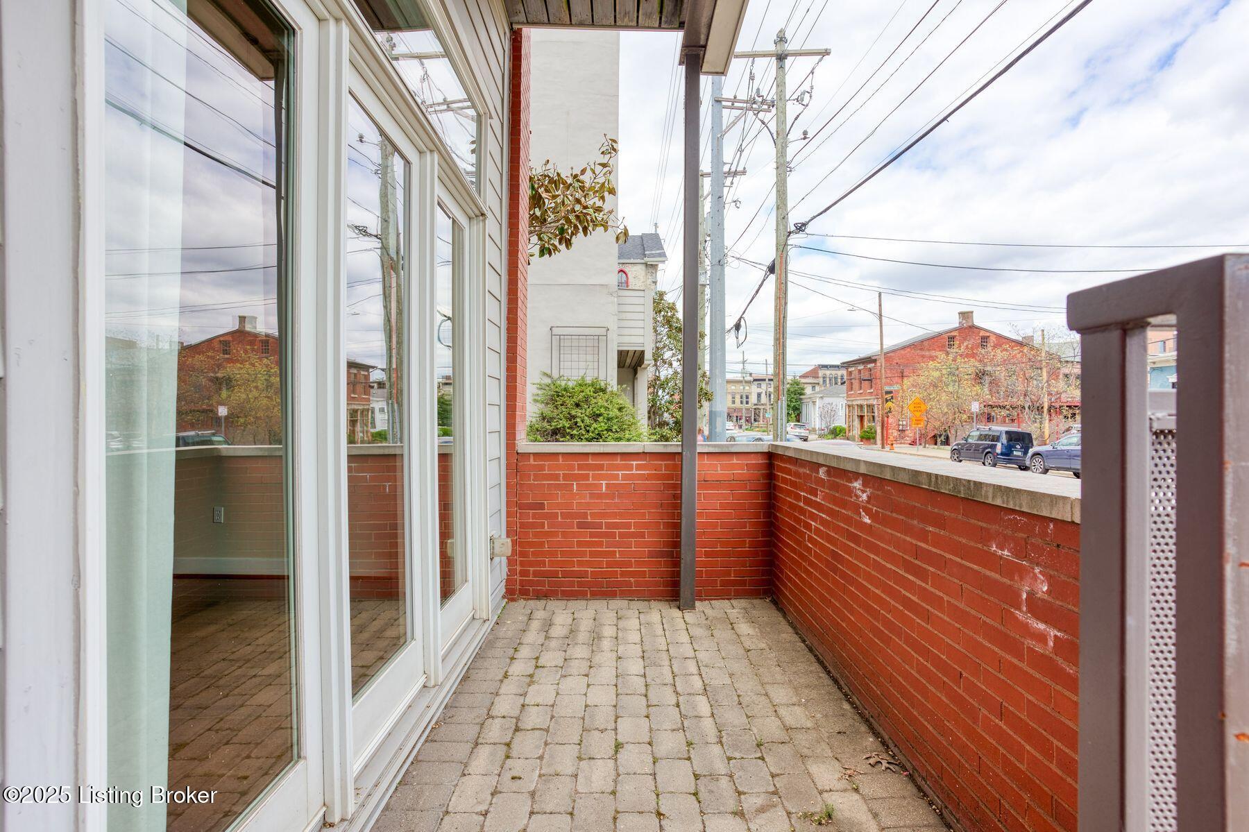 639 E Jefferson St 101