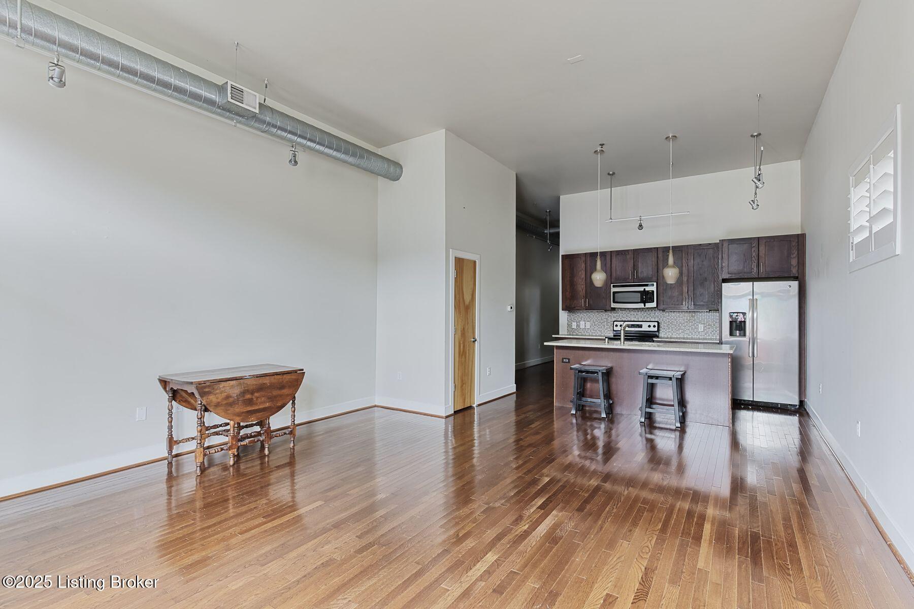 639 E Jefferson St 101