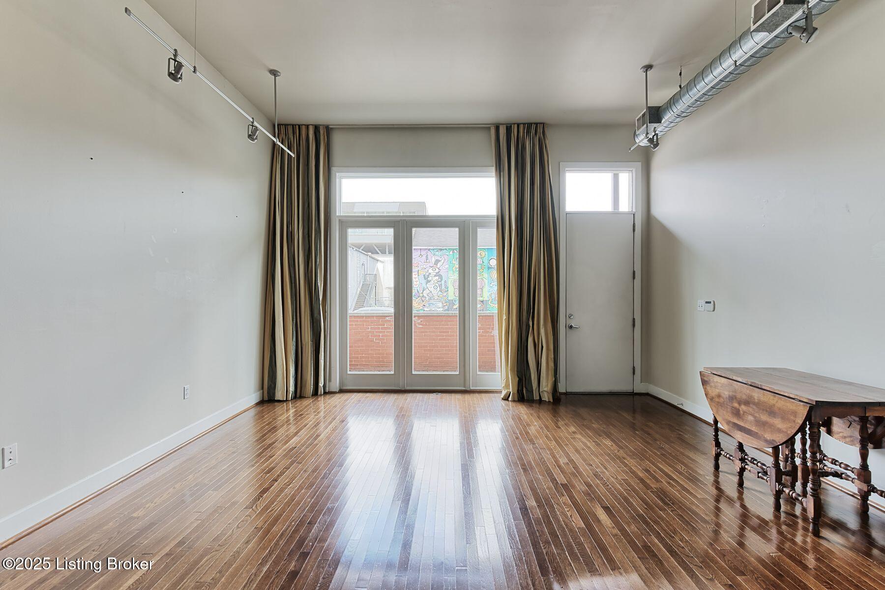 639 E Jefferson St 101