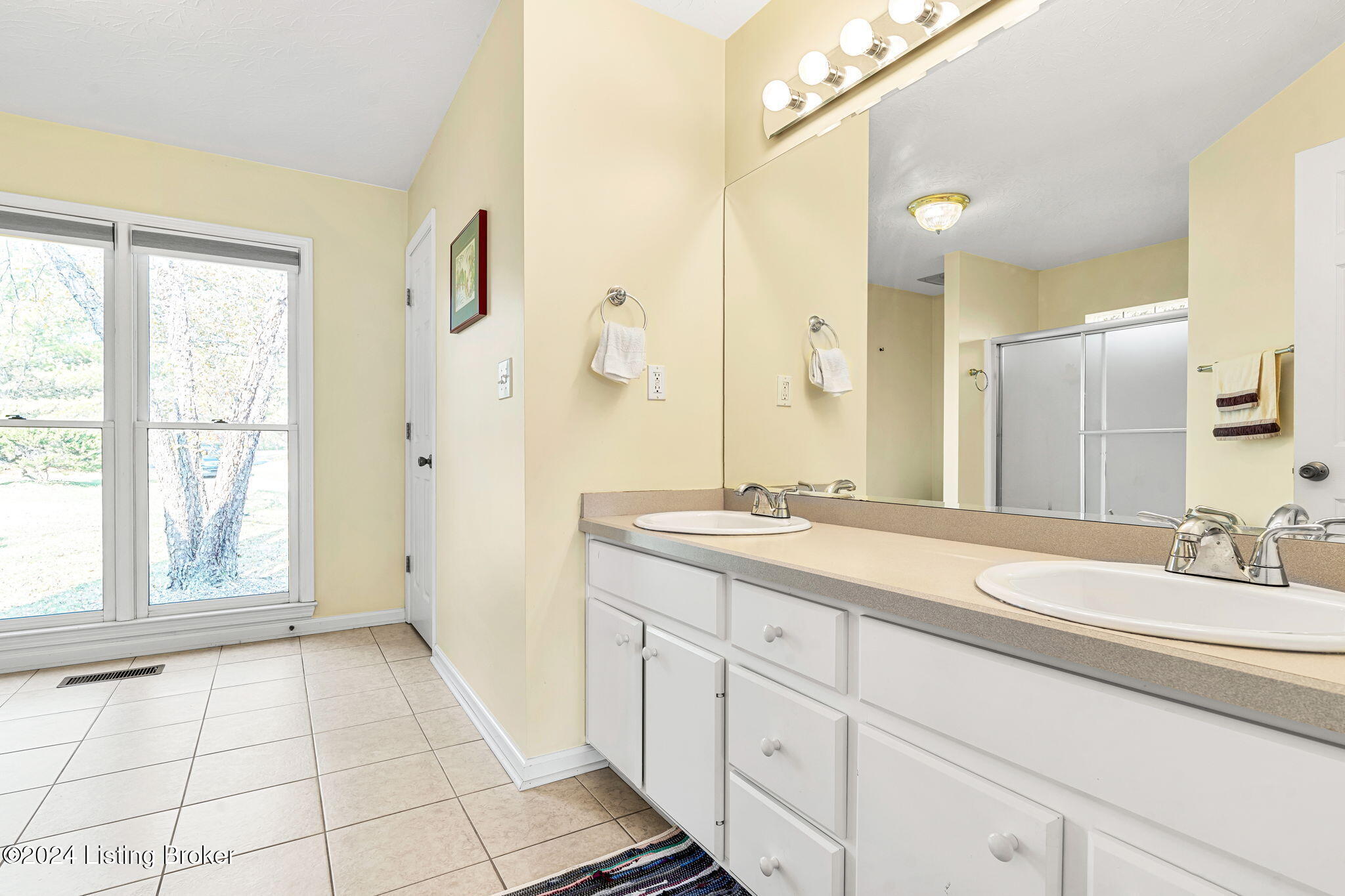 7702 Willow Bend Dr