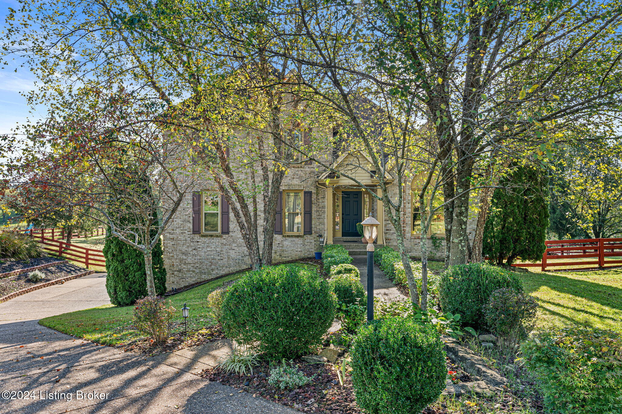 7702 Willow Bend Dr