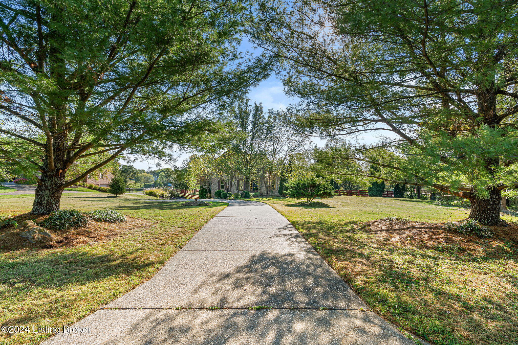 7702 Willow Bend Dr