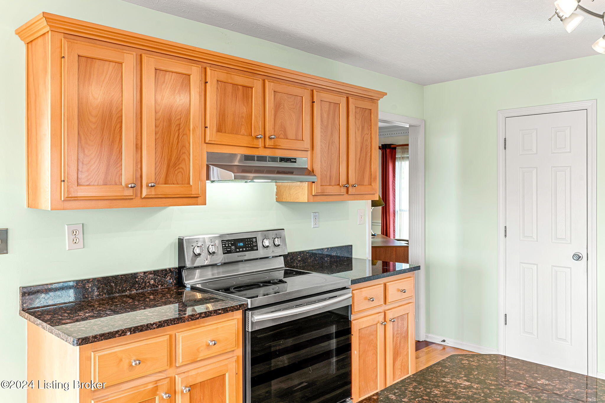 7702 Willow Bend Dr