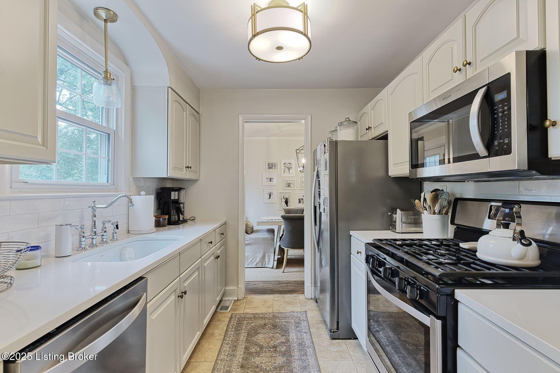 3938 Elmwood Ave