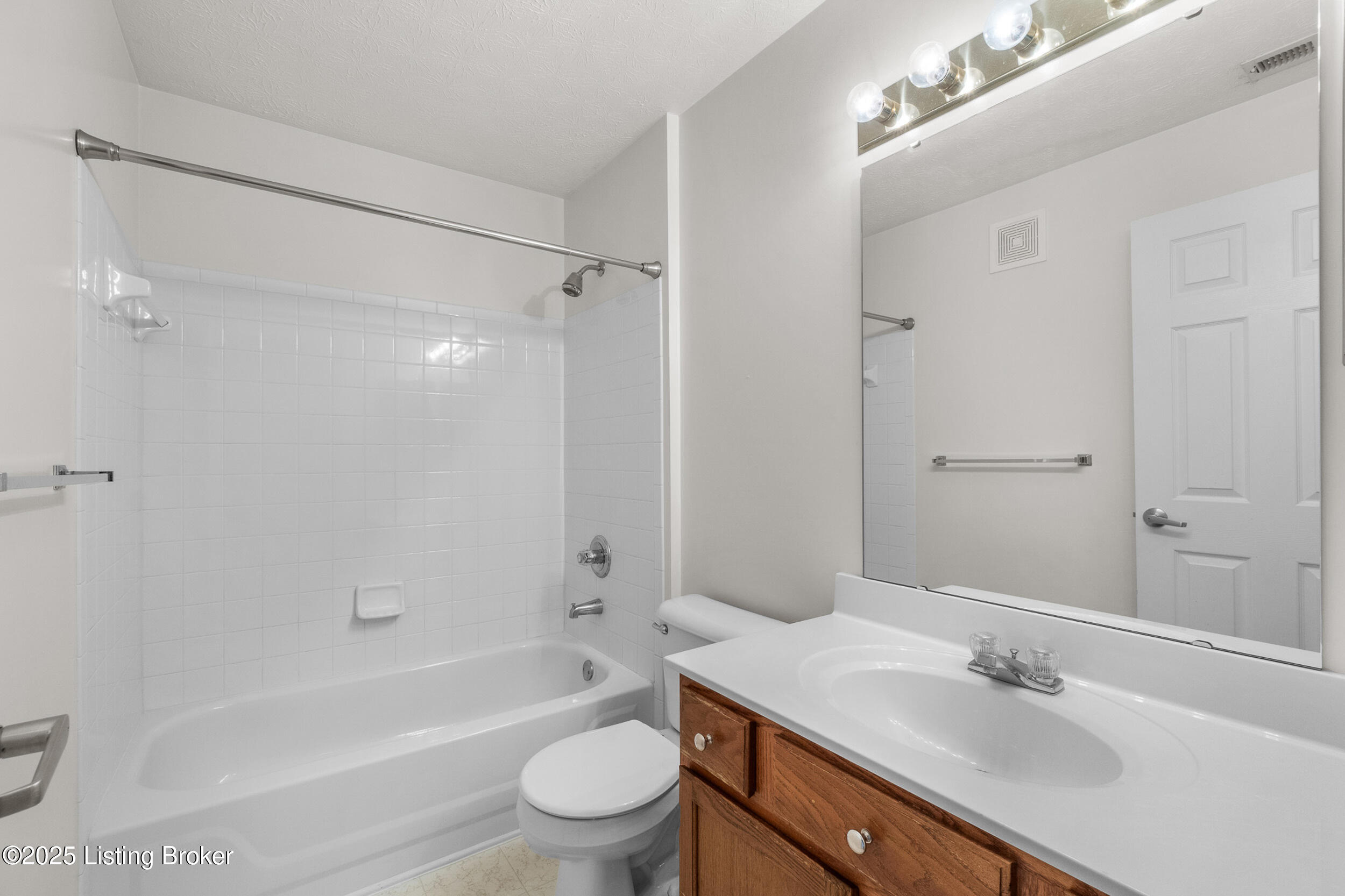 3801 Yardley Ct 207