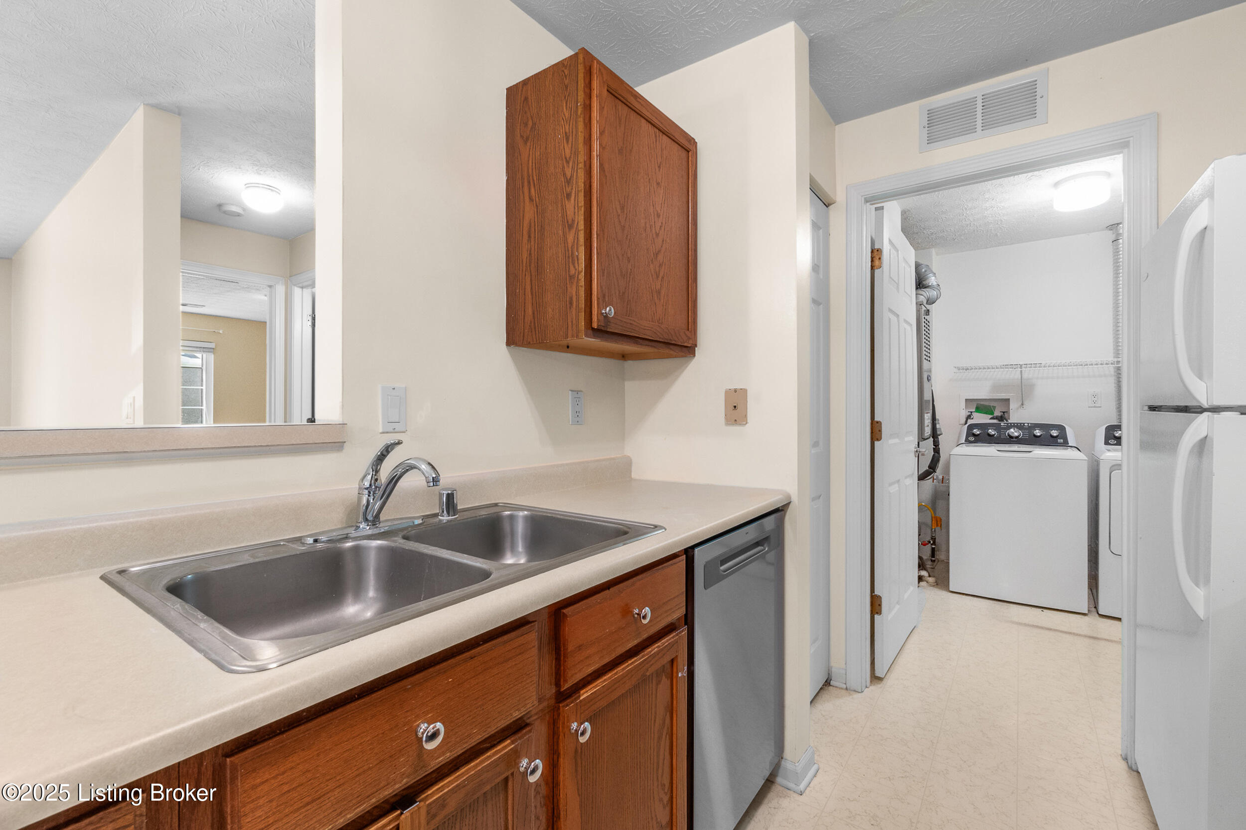 3801 Yardley Ct 207