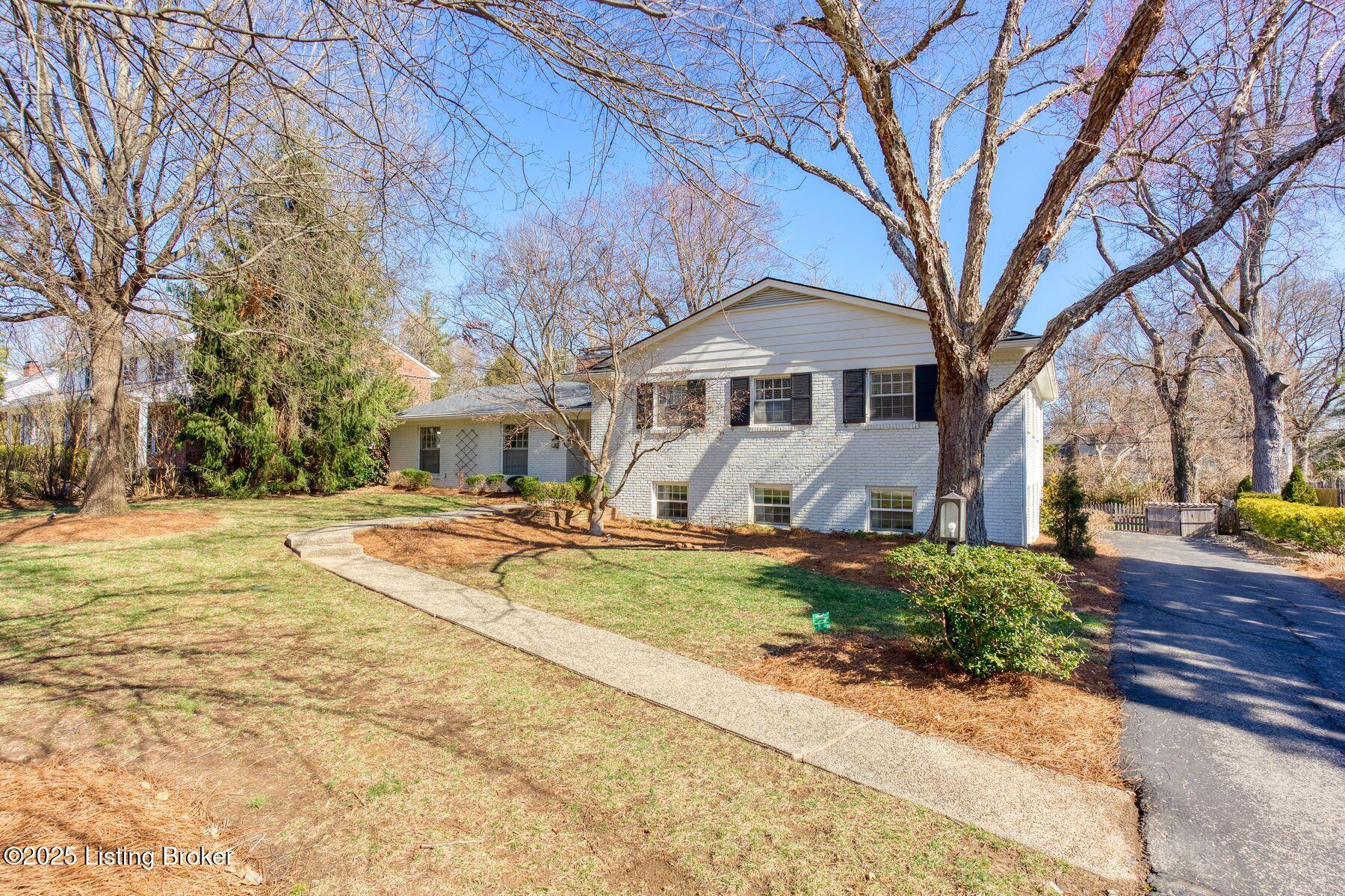1703 Spruce Ln