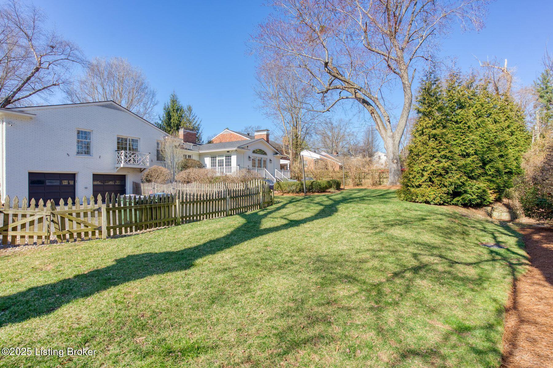 1703 Spruce Ln